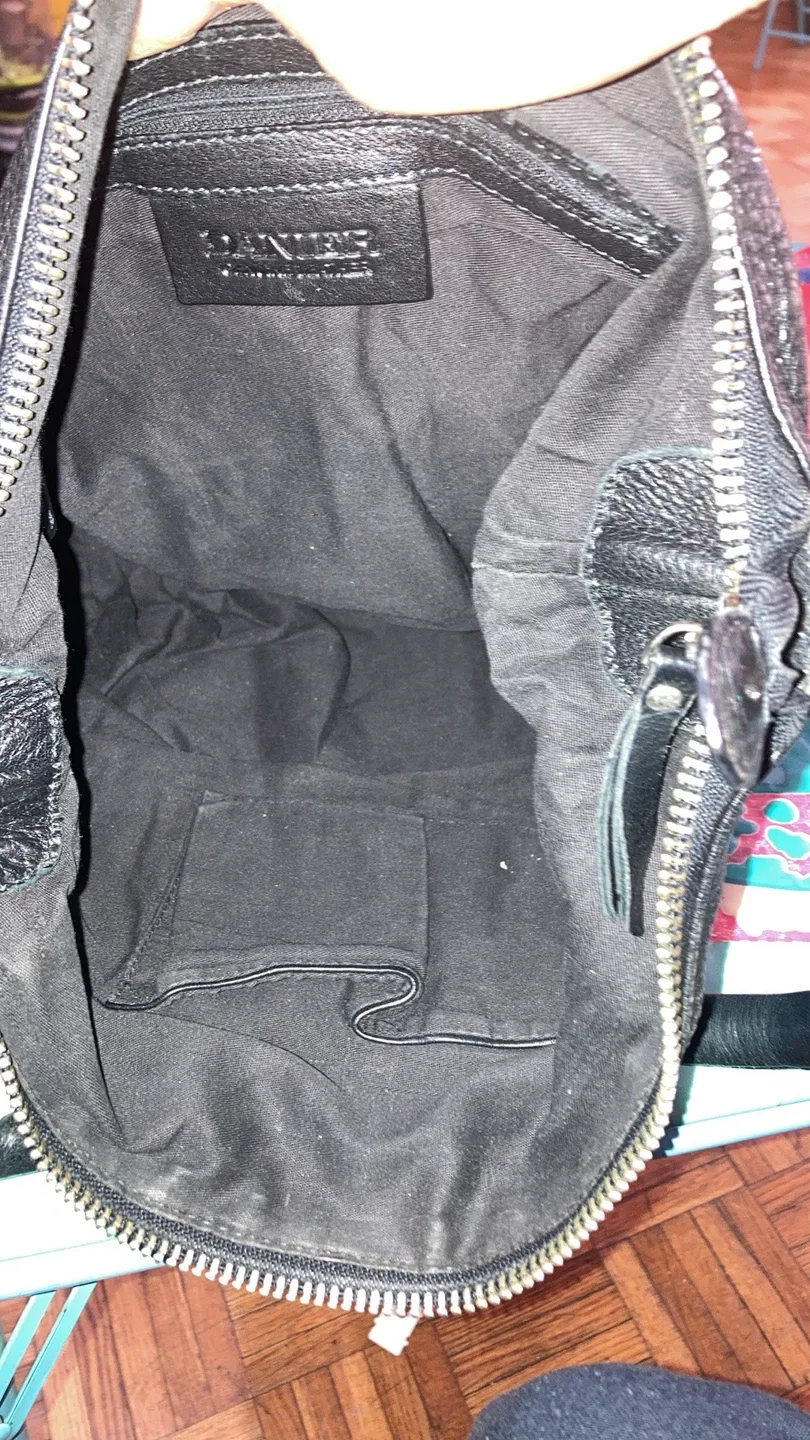 DANIER Genuine Leather Black Handbag image indicator(4)