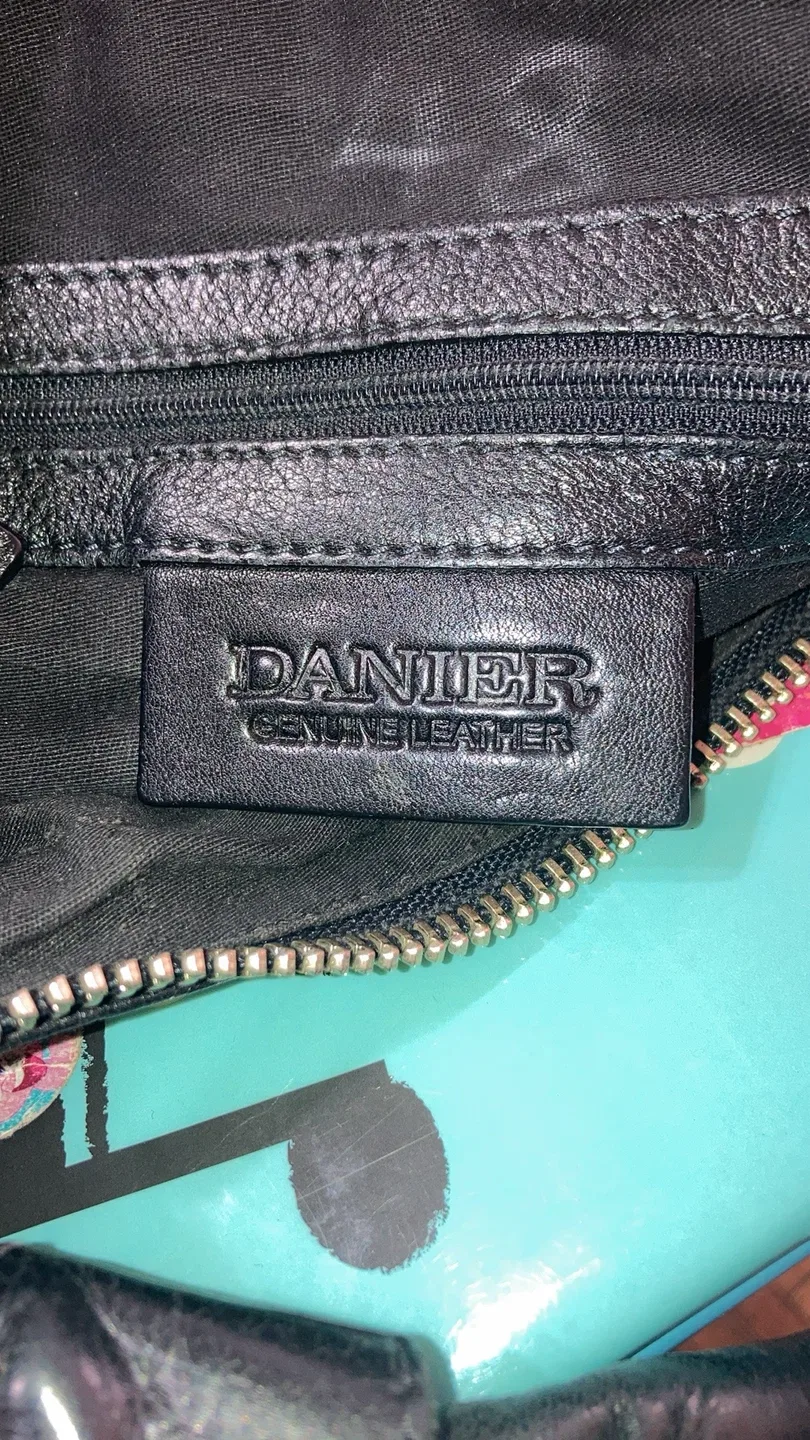 DANIER Genuine Leather Black Handbag image indicator(3)