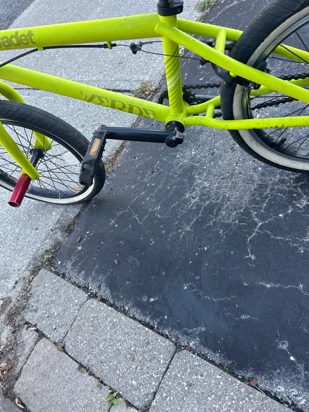 Verde Cadet BMX Bike - Yellow image indicator(2)