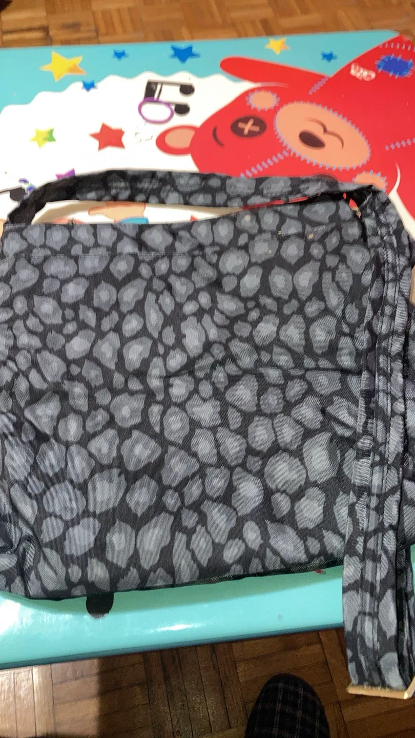 Travelon Leopard Print Crossbody Bag image indicator(4)