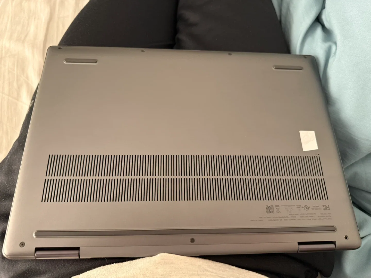 Lenovo Yoga Laptop image indicator(3)