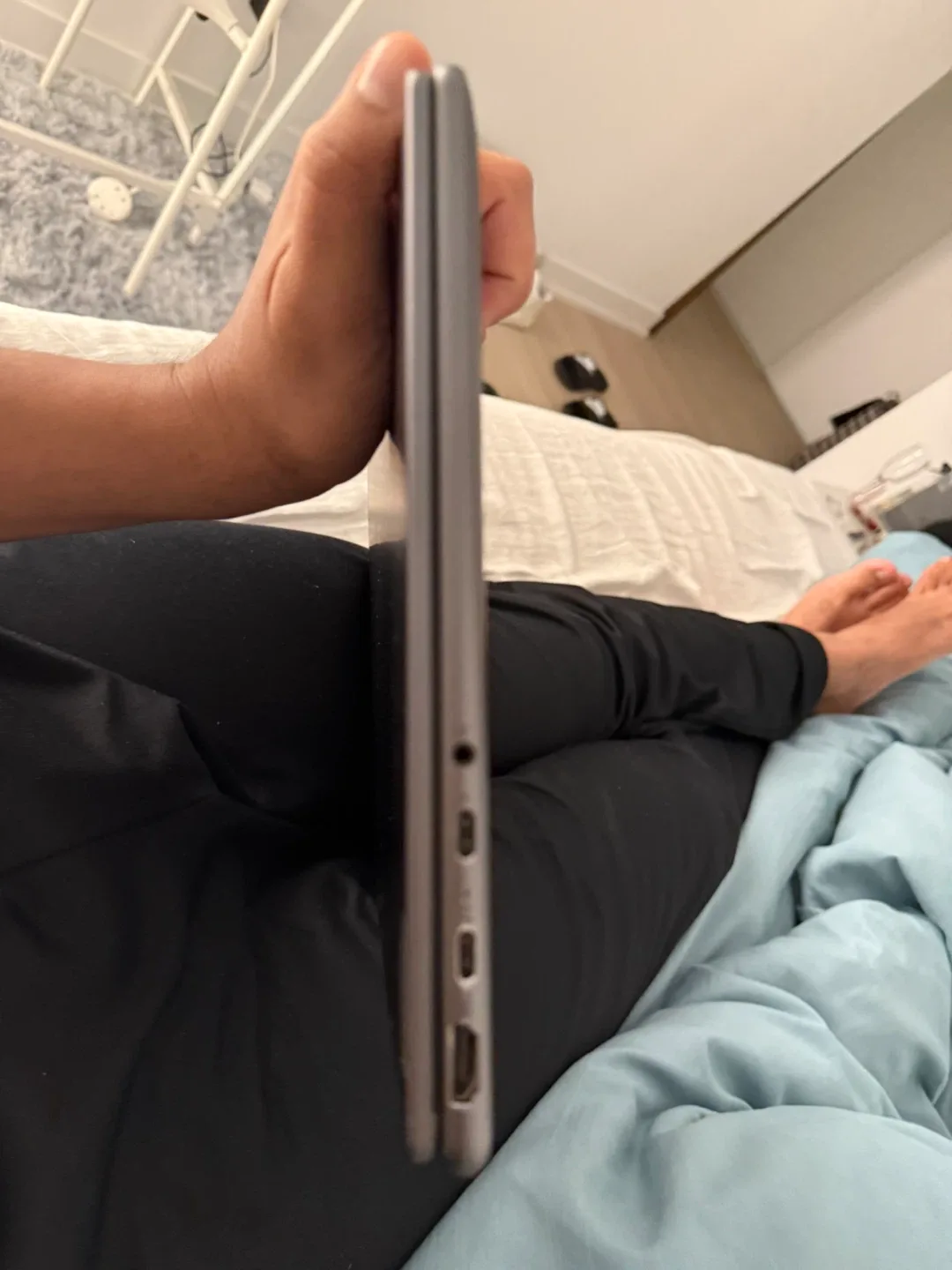 Lenovo Yoga Laptop image indicator(5)