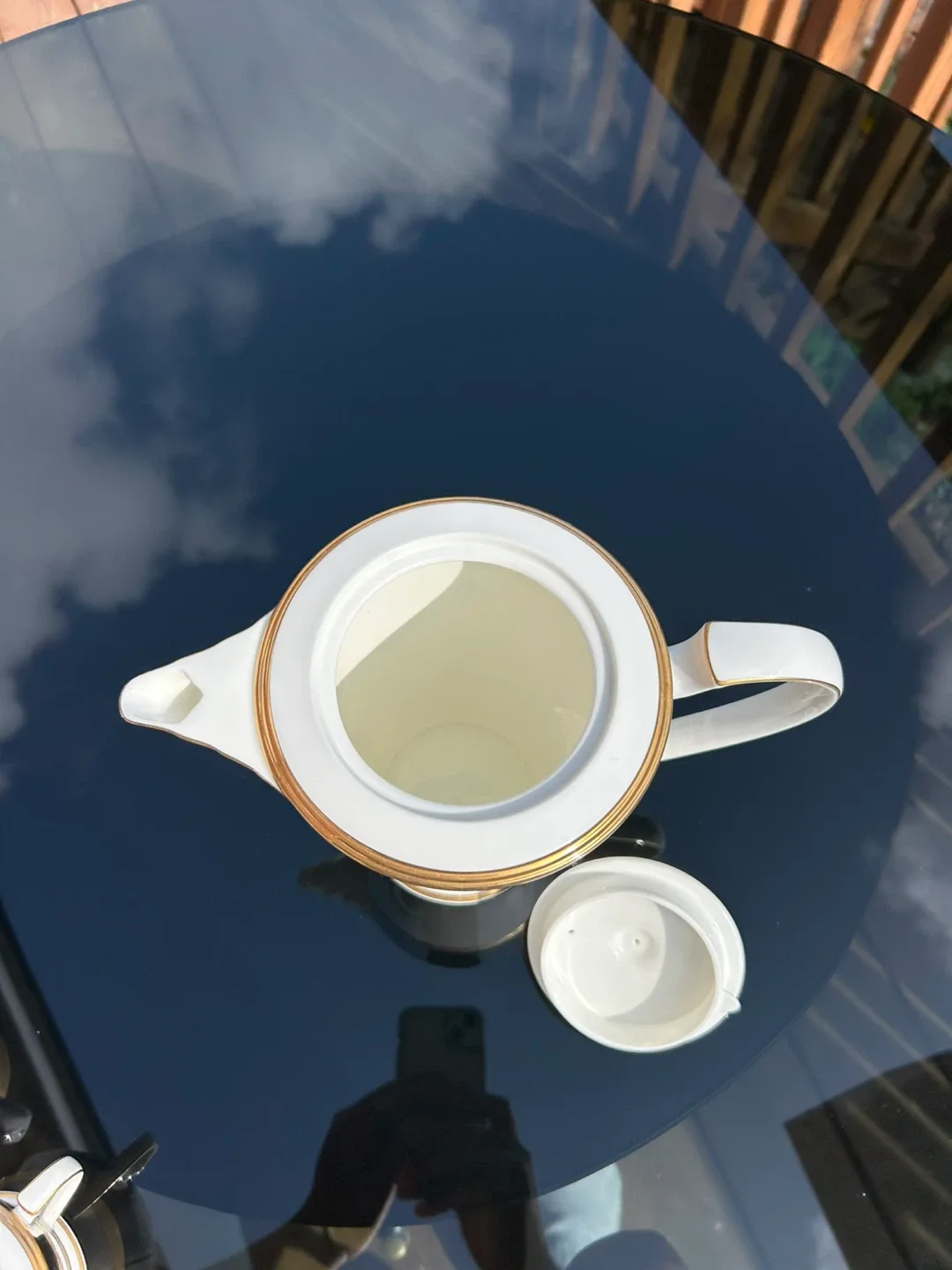 Porcelain Coffee Pot & Creamer Set image indicator(6)