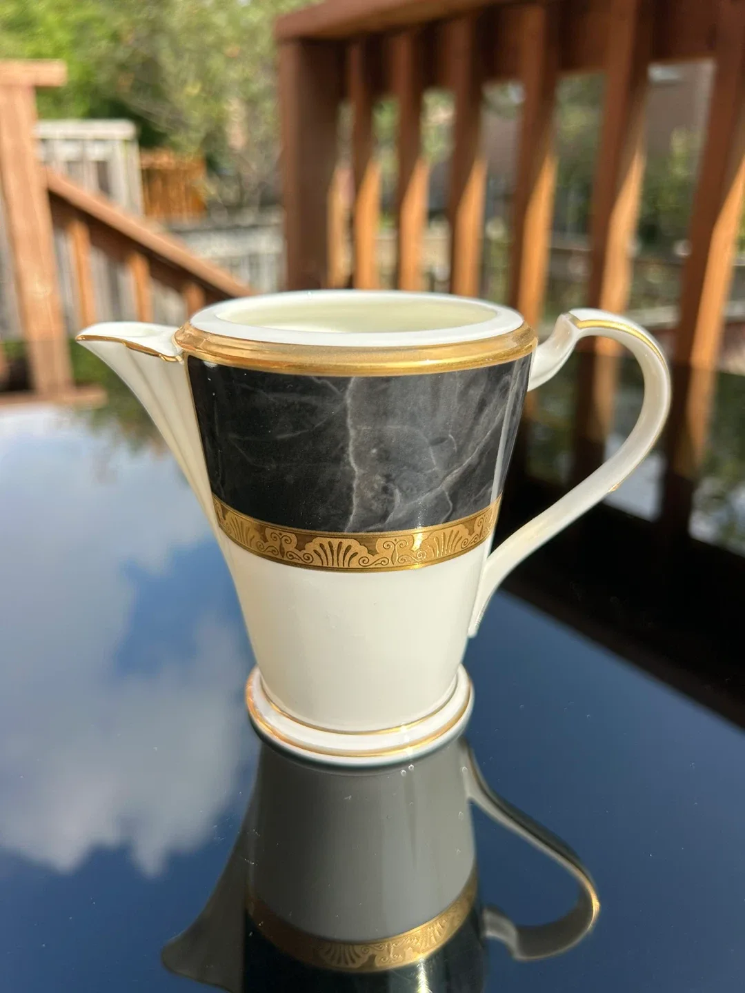 Porcelain Coffee Pot & Creamer Set image indicator(2)