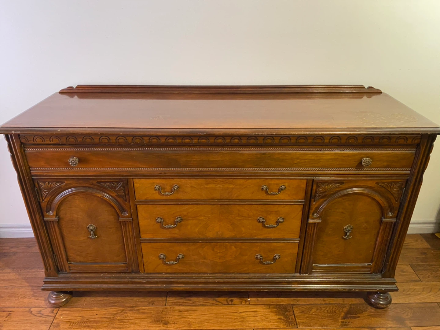 Antique Dining Set - Table, Chairs, Hutch & Buffet - photo 4