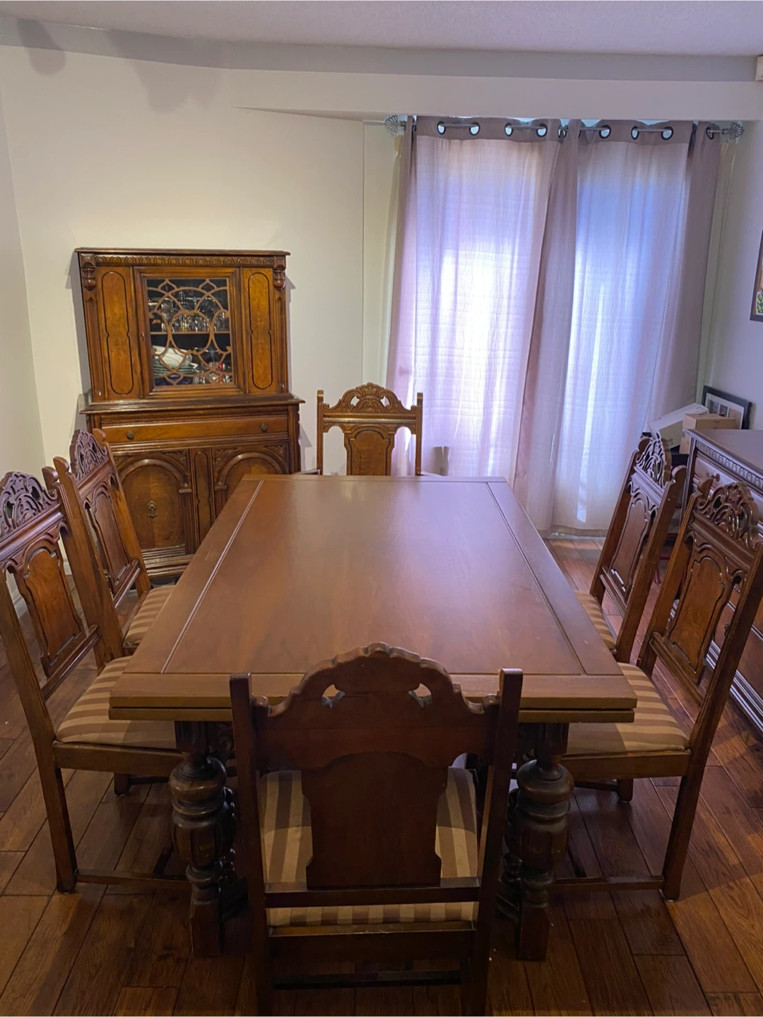 Antique Dining Set - Table, Chairs, Hutch & Buffet - photo 2
