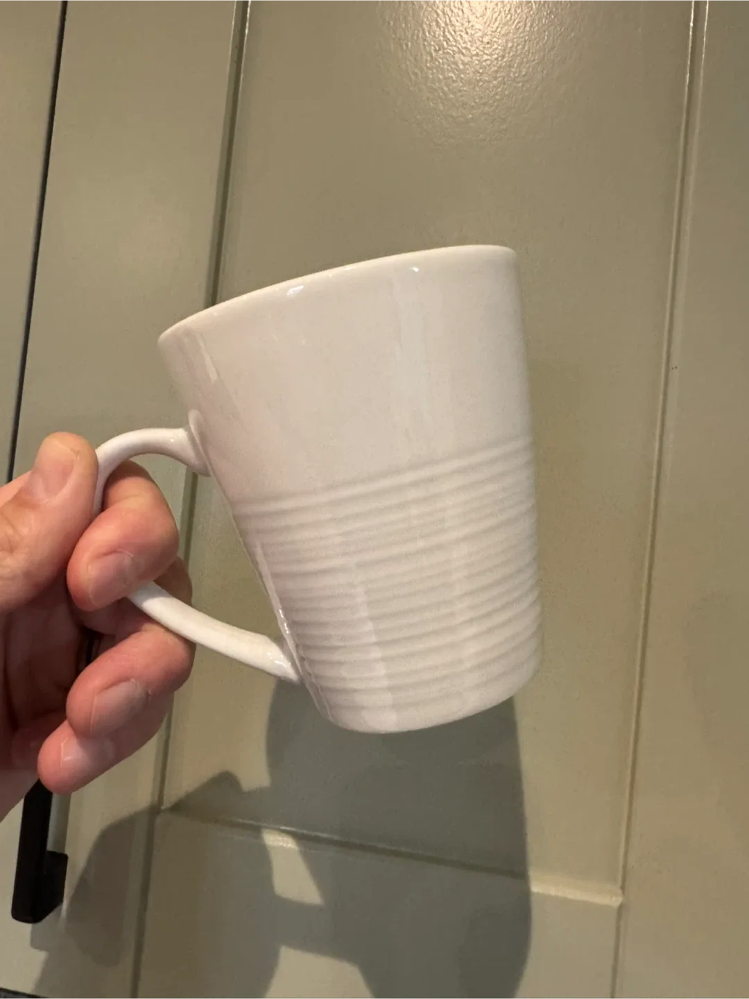 Set of White Ceramic Mugs image indicator(4)