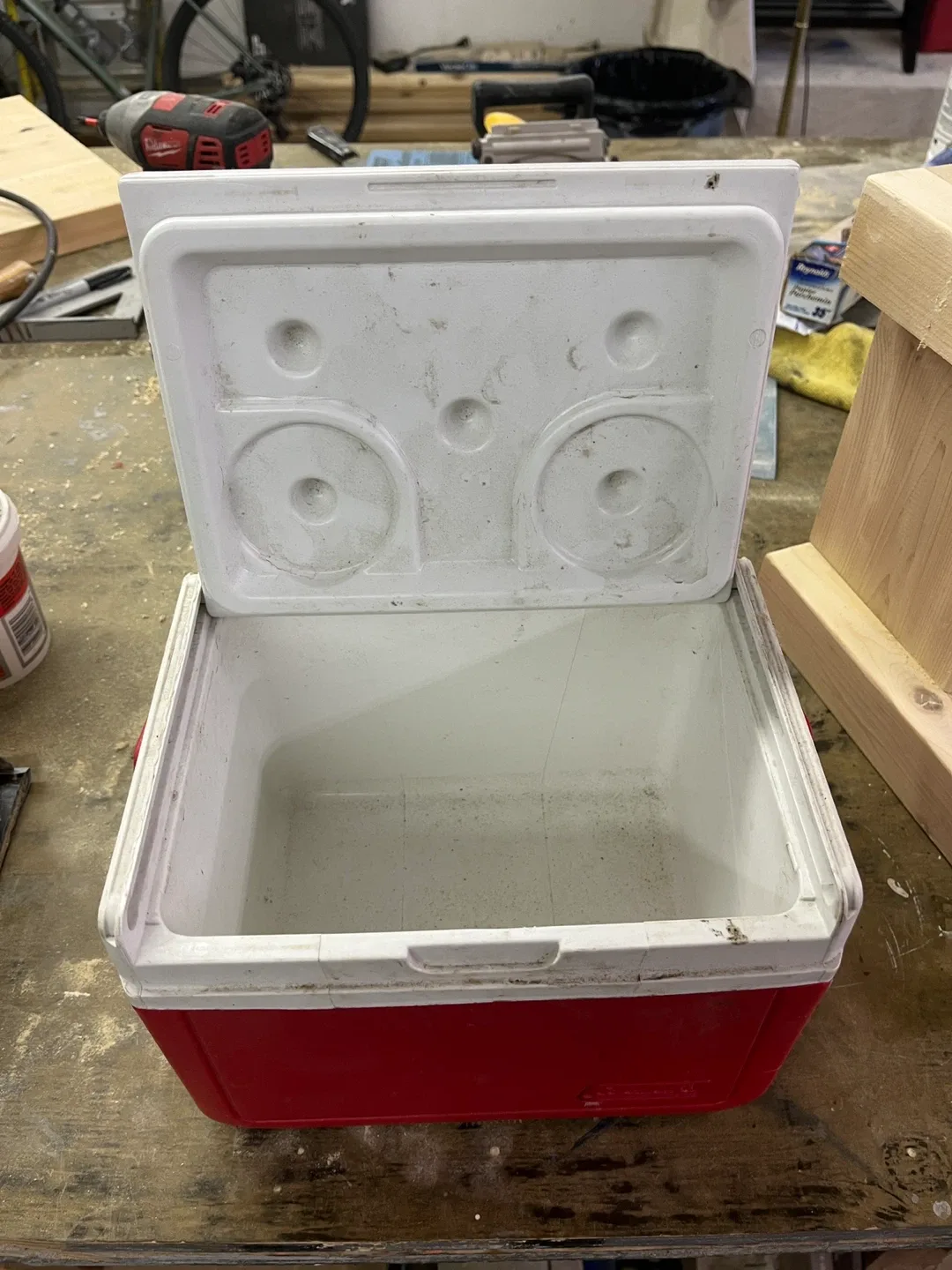 Coleman Red & White Cooler image indicator(2)