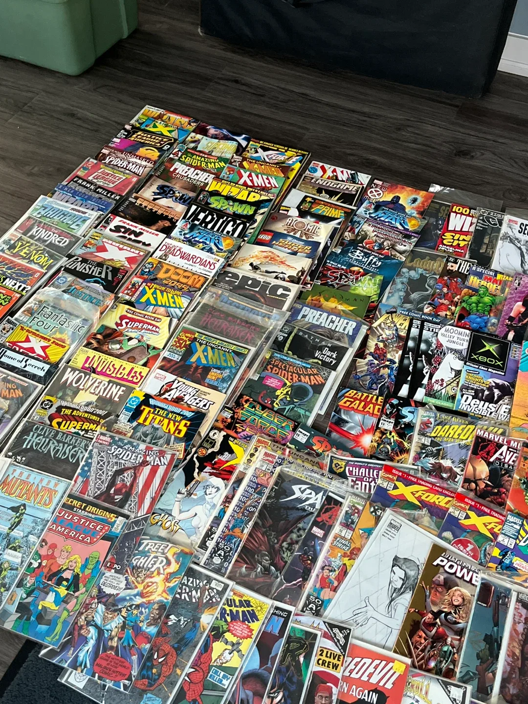 Comic Book Lot 300+ image indicator(3)