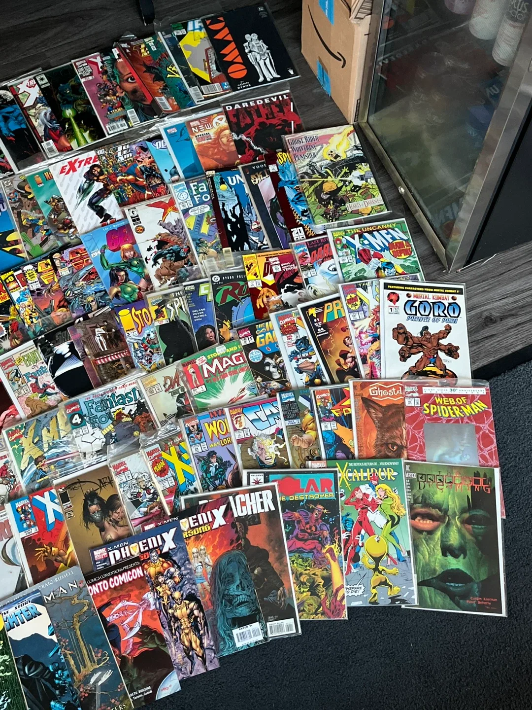 Comic Book Lot 300+ image indicator(4)