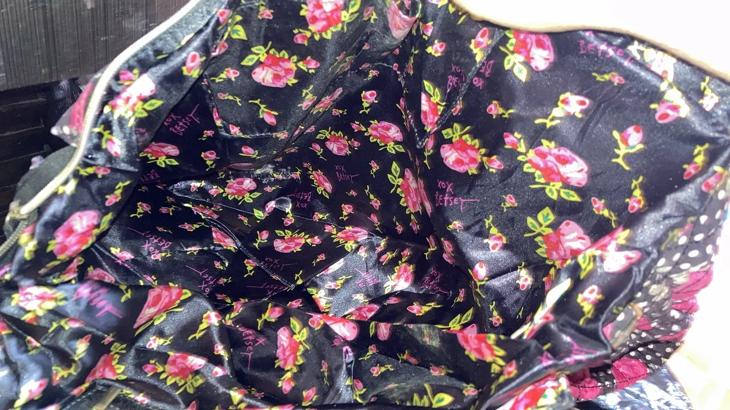 Betsey Johnson Rose Print Quilted Tote Bag image indicator(6)