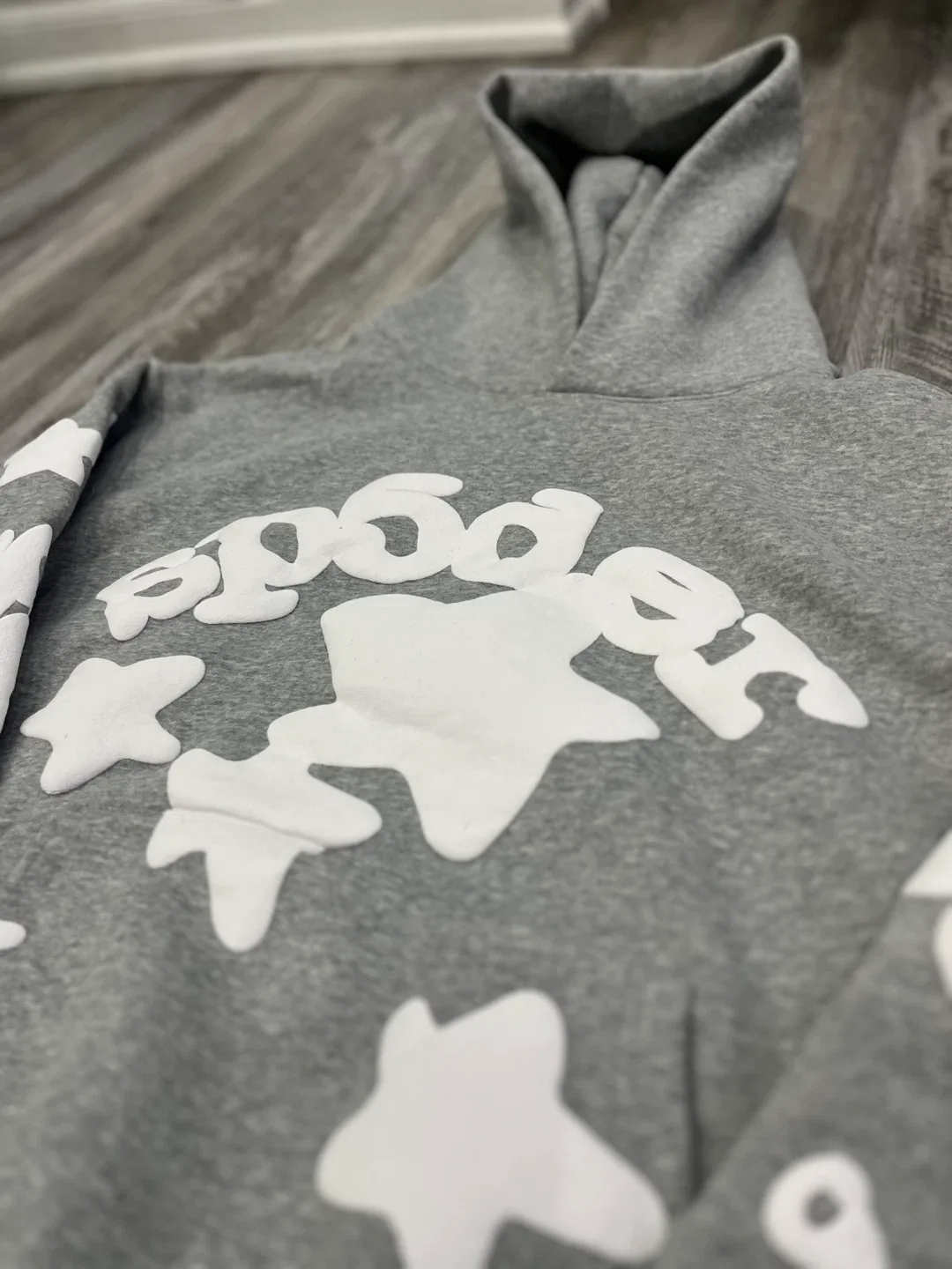 **BRAND NEW** Spider hoodie image indicator(3)