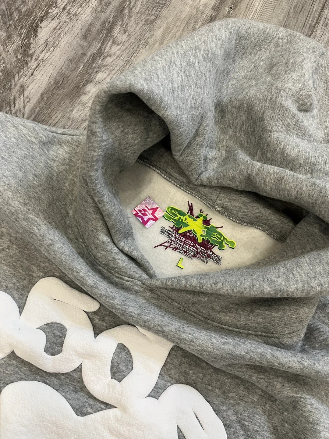 **BRAND NEW** Spider hoodie image indicator(4)