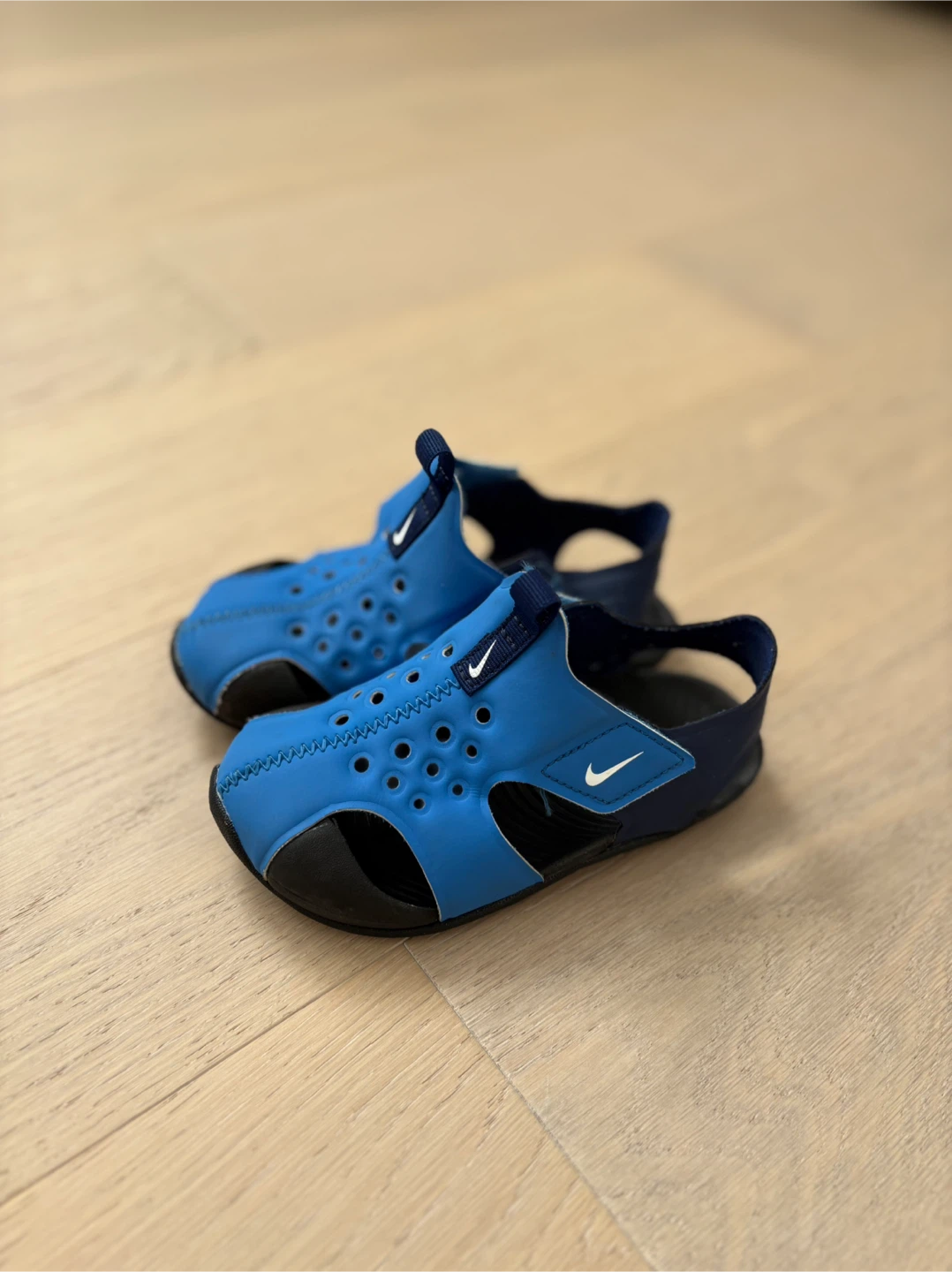 Nike Sandals - Size 8