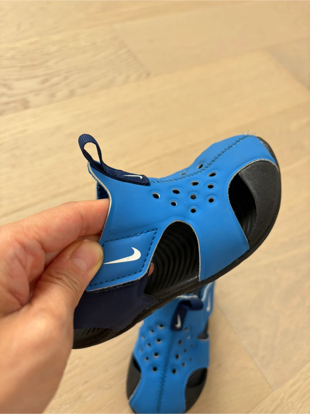 Nike Sandals - Size 8 - photo 3