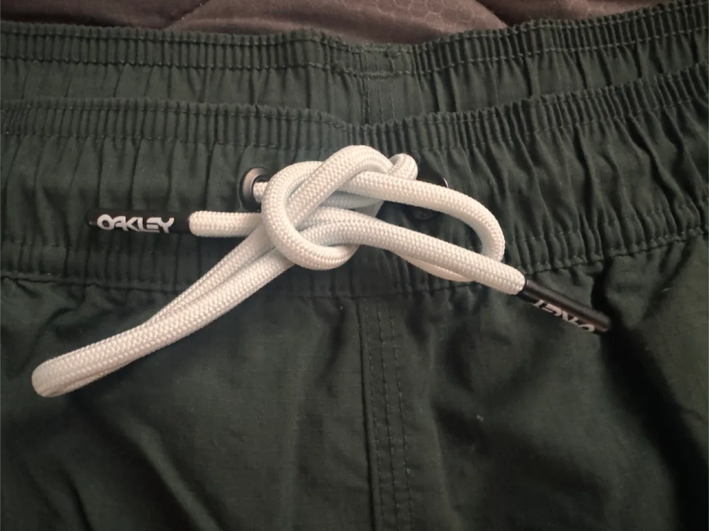 Oakley Green Shorts - Size L image indicator(4)