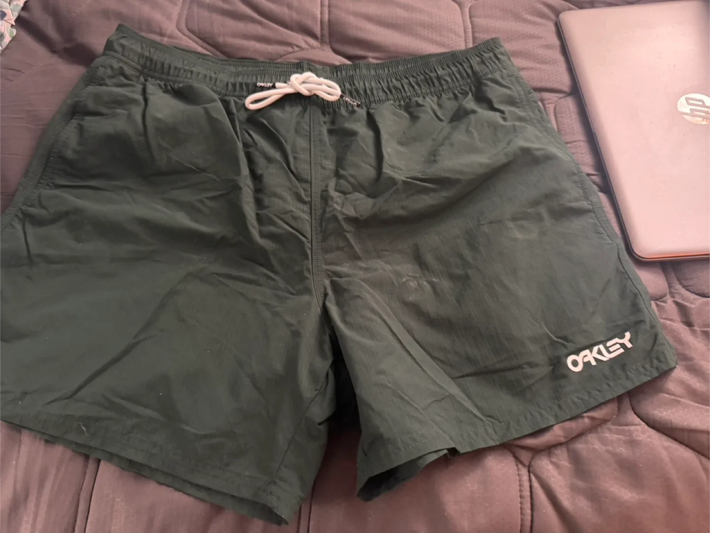 Oakley Green Shorts - Size L image indicator(6)