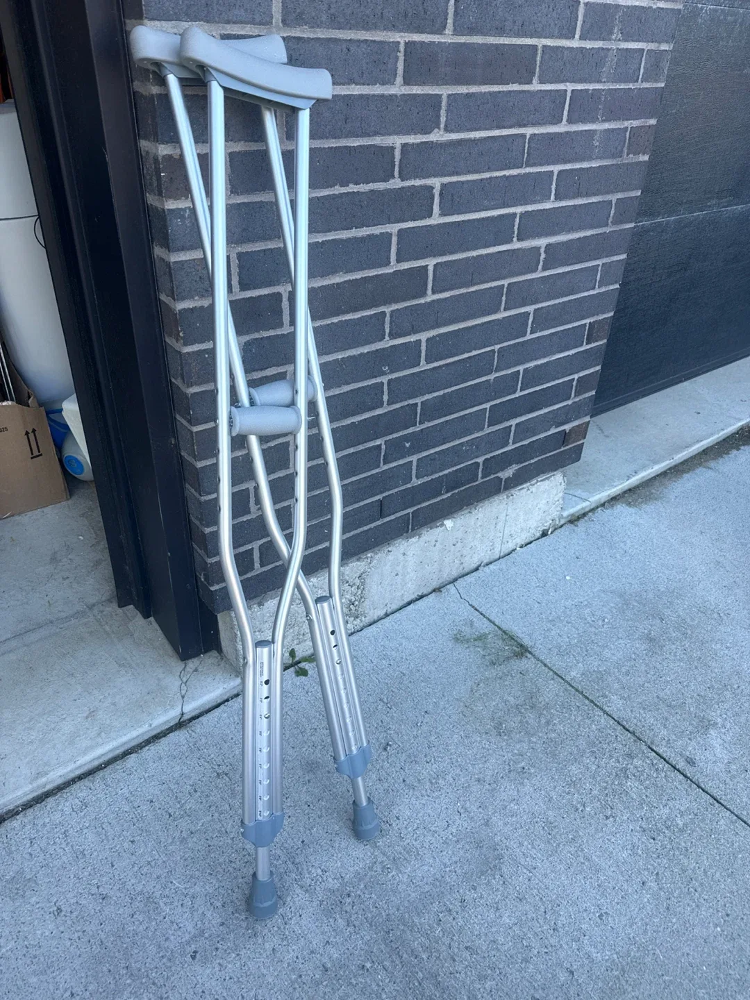 Adjustable Crutches from 5'2-5'10 height thumbnail