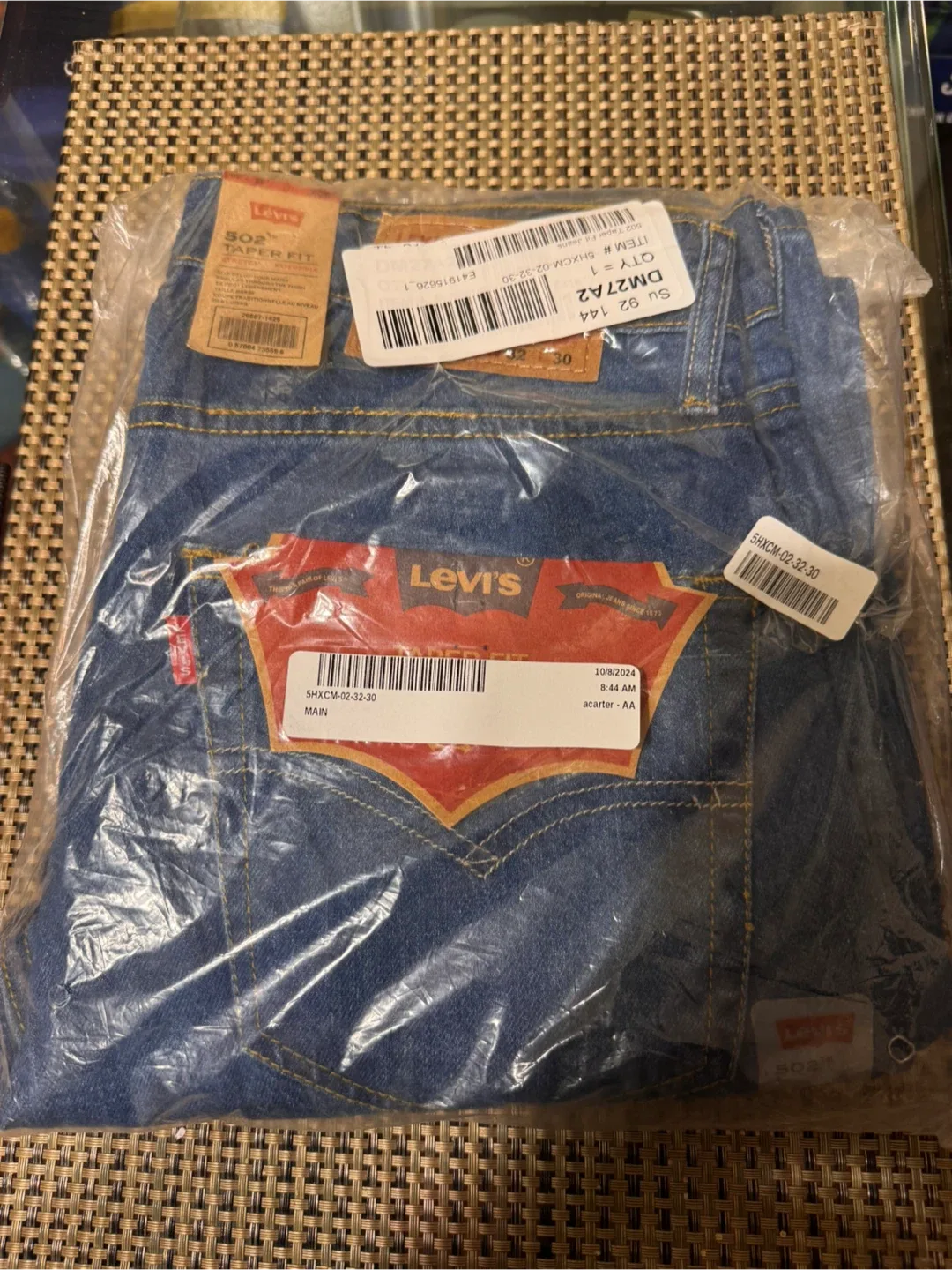 New Levi's 502 Taper Fit Jeans W32 L30 thumbnail