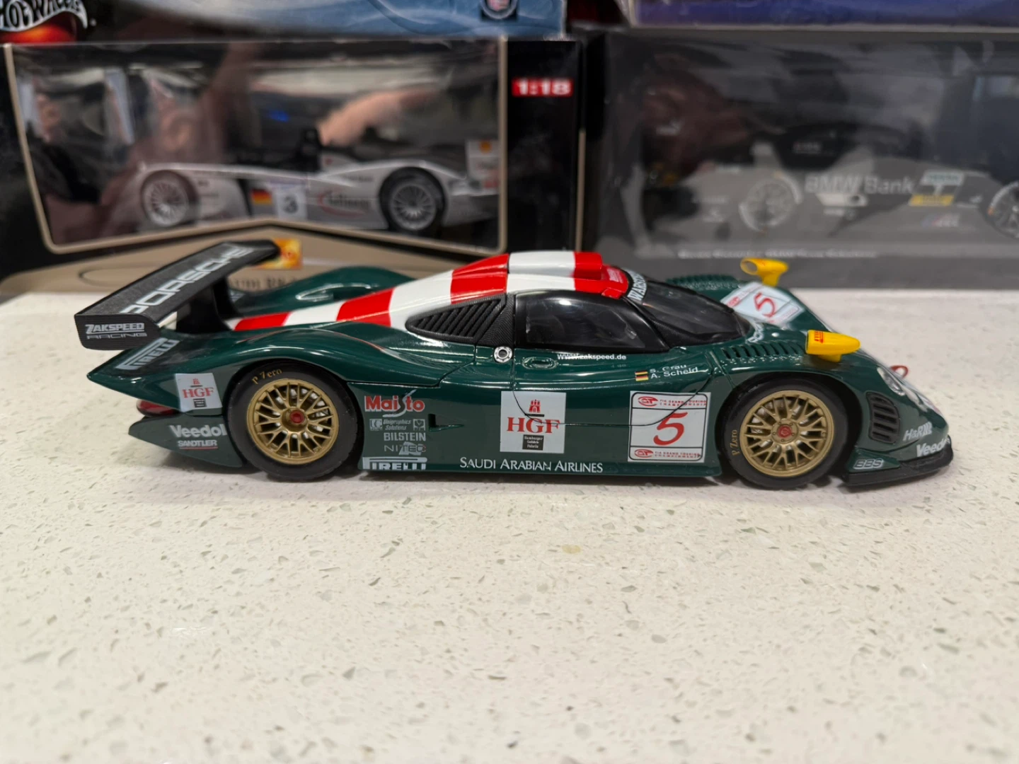 Maisto 1998 FIA GT #5 Zakspeed Porsche 911 GT1-98 - photo 3