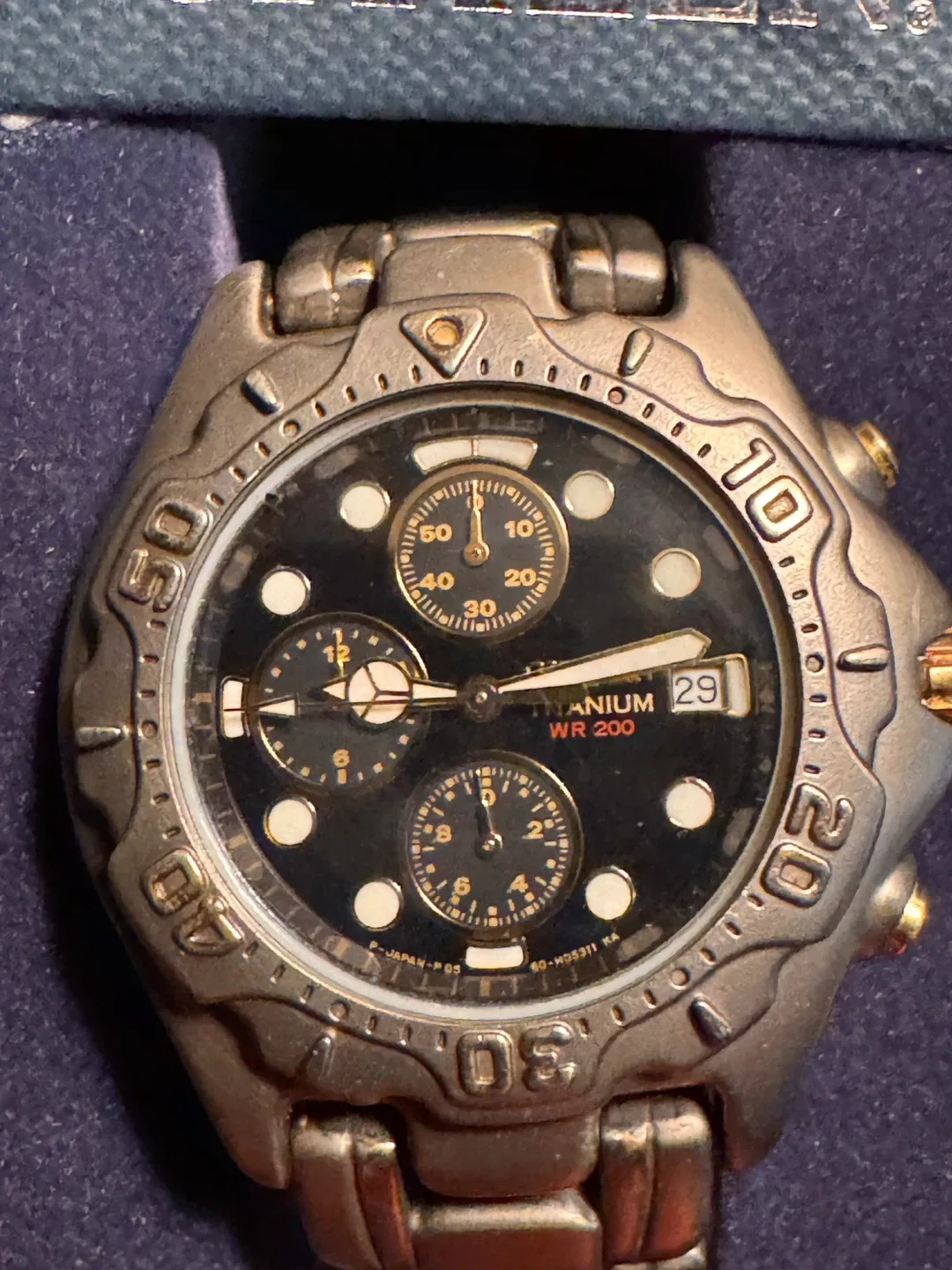 Citizen Titanium WR200 Watch image indicator(2)