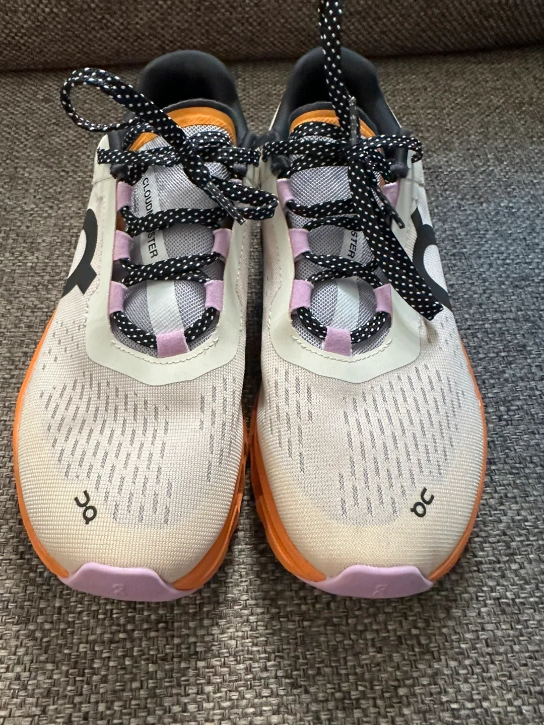 On Cloudmonster Women's Running Shoes image indicator(5)