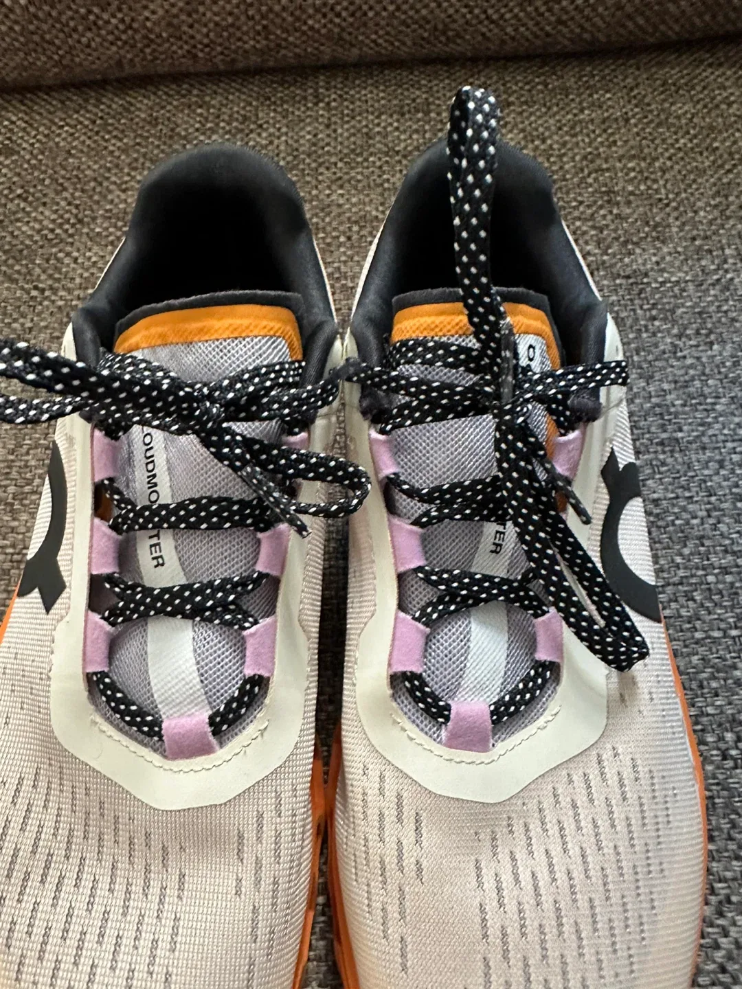 On Cloudmonster Women's Running Shoes image indicator(6)