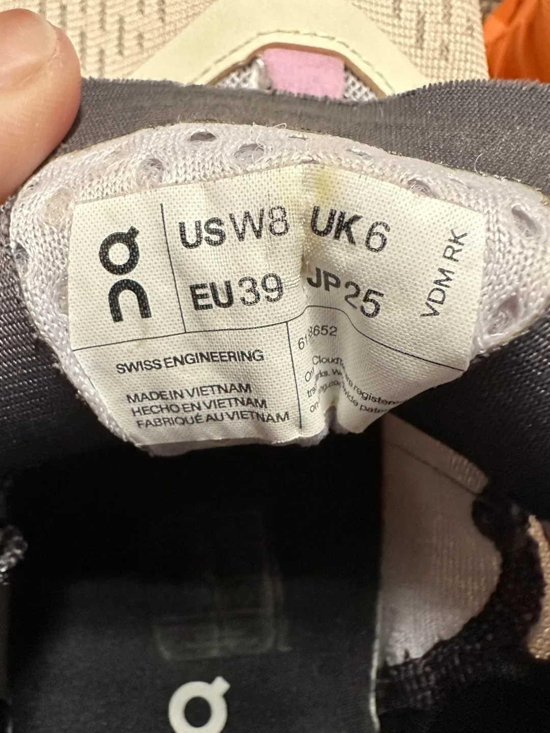 On Cloudmonster Women's Running Shoes image indicator(8)