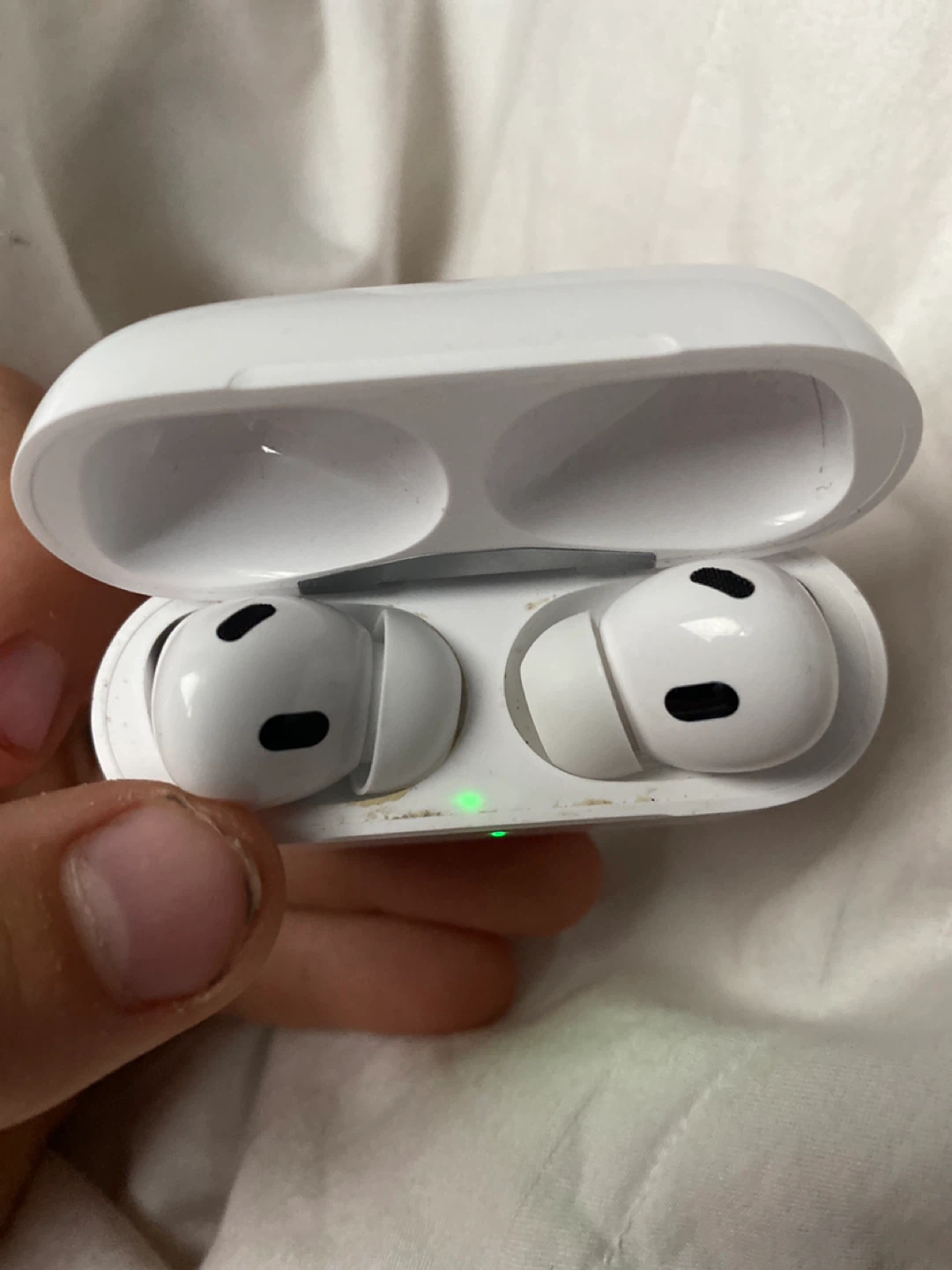 Apple AirPods Pro (2nd generation) - photo 3