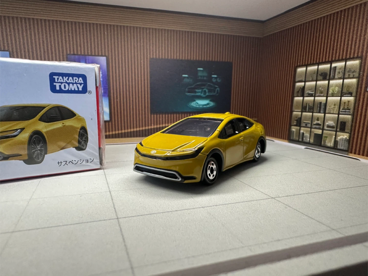 TOMICA Toyota Prius NO. 19 (Yellow) 1:65 - photo 4