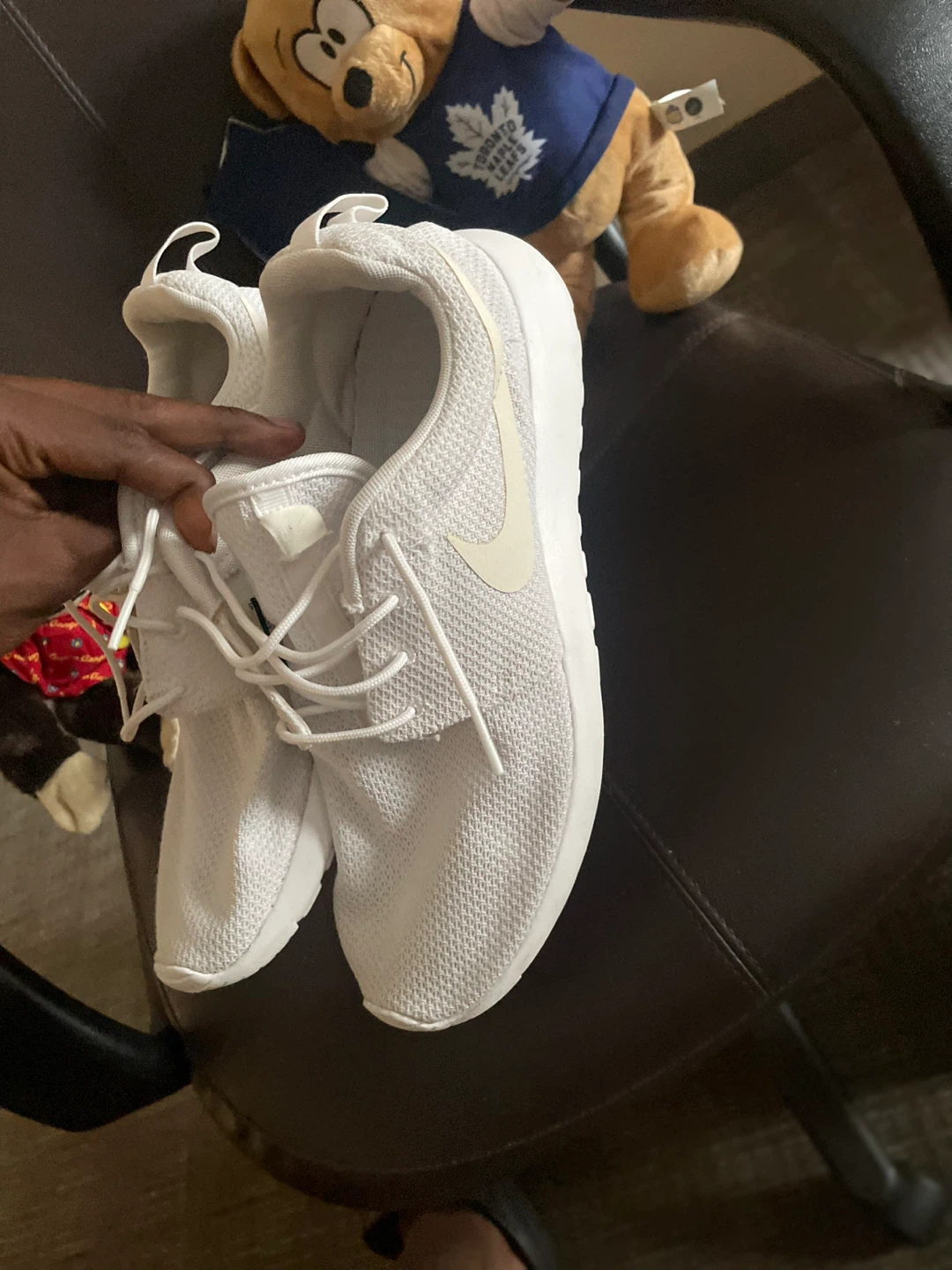 Nike Roshe One White Sneakers - Size US 10 - photo 4
