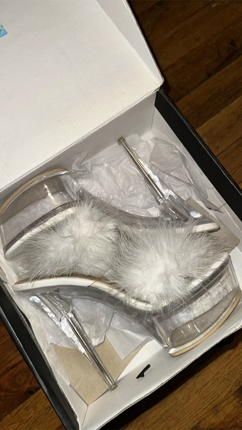 Fashion Nova Angel Eye White Feather Clear Heels image indicator(4)