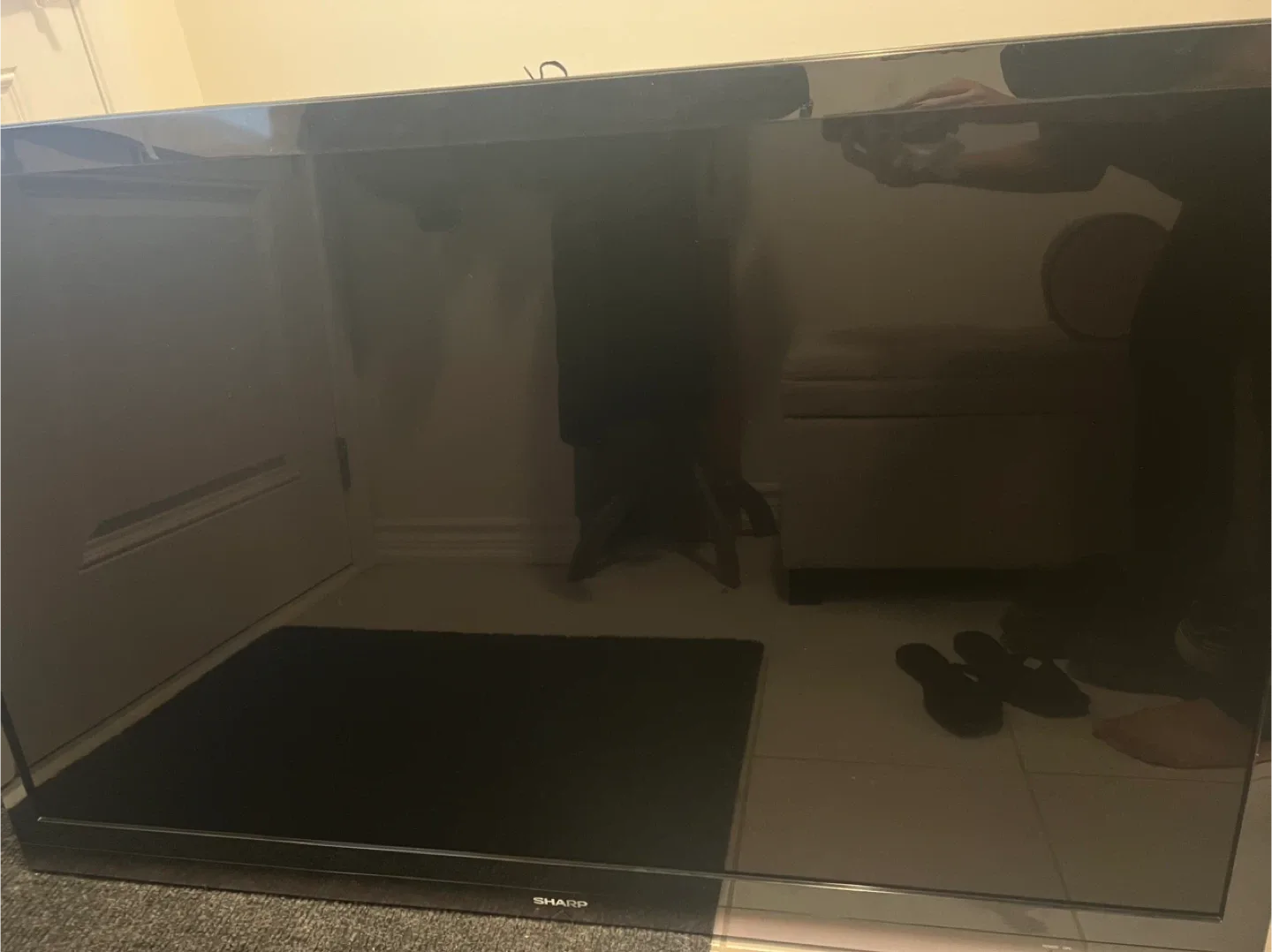 Sharp LC-52LE700UN 52" LCD TV image indicator(2)