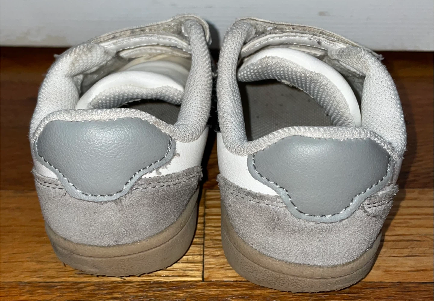 Child Sneakers- size 10 - photo 3