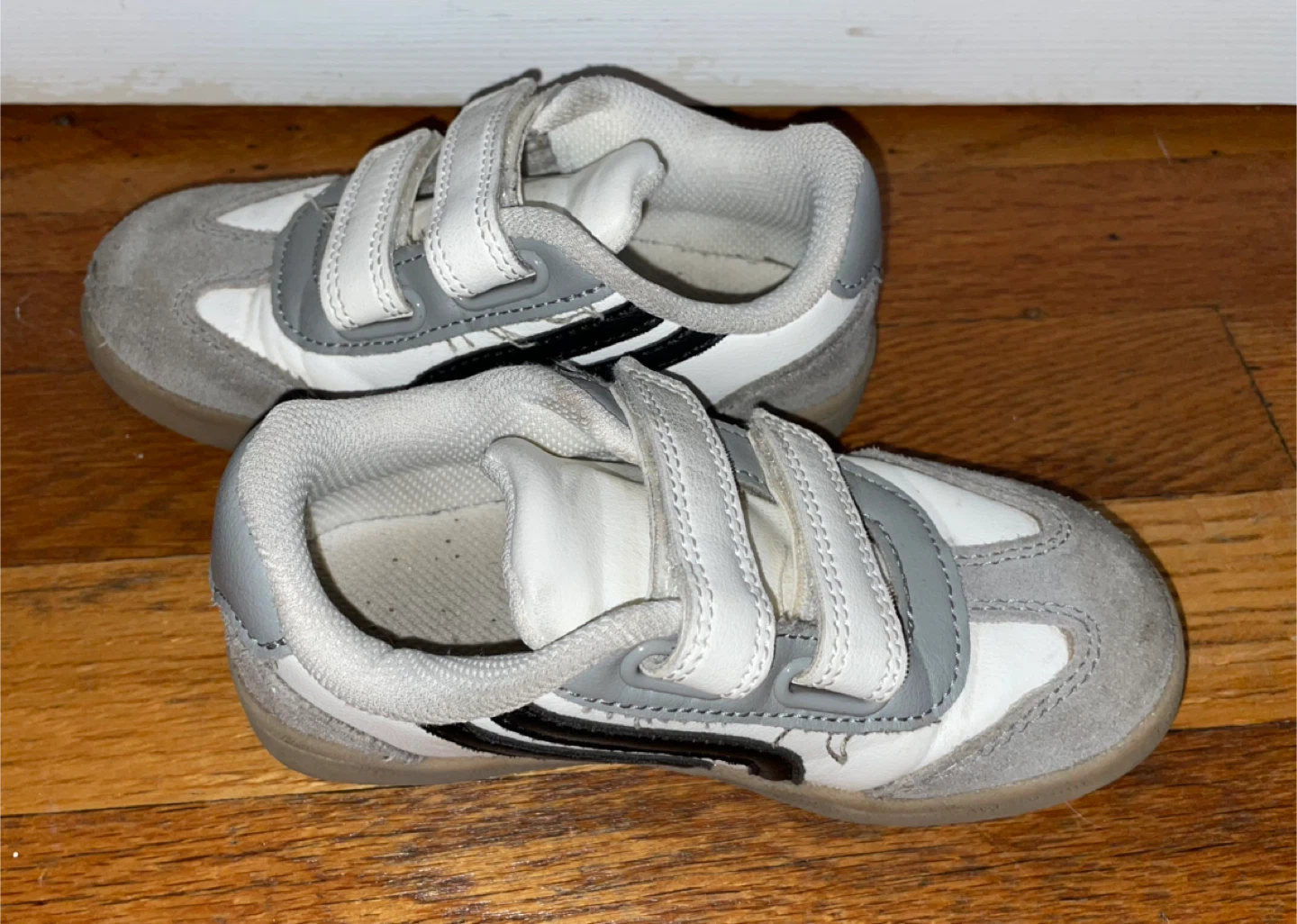 Child Sneakers- size 10 - photo 2