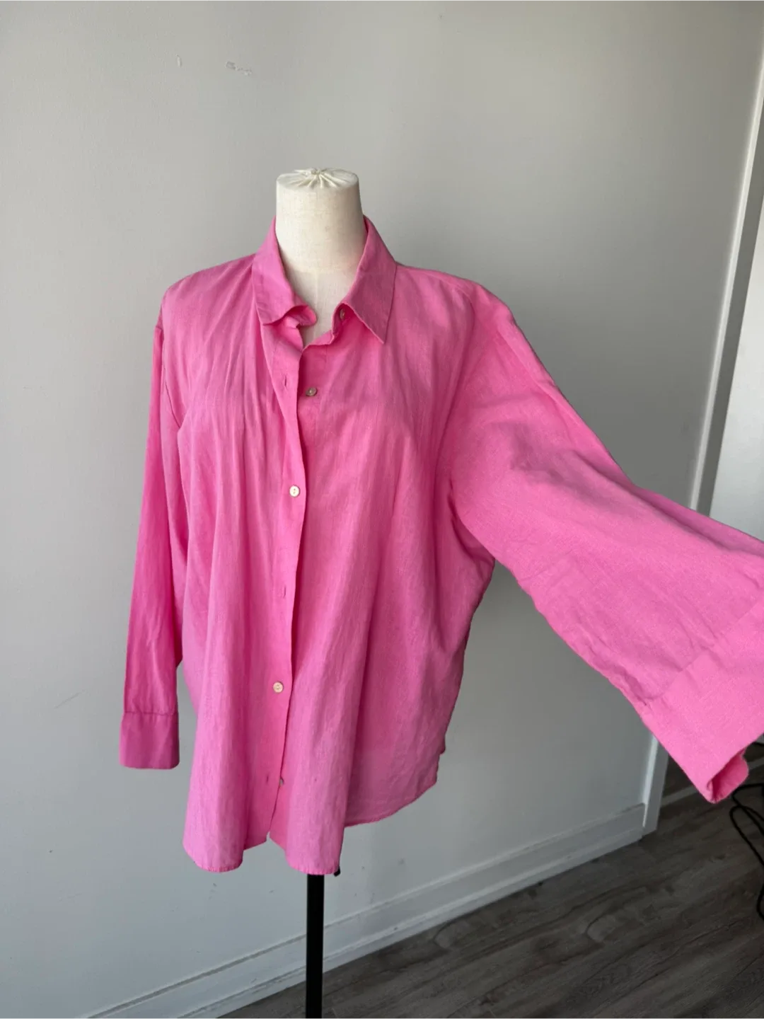 H&M Divided Pink Shirt Size M thumbnail