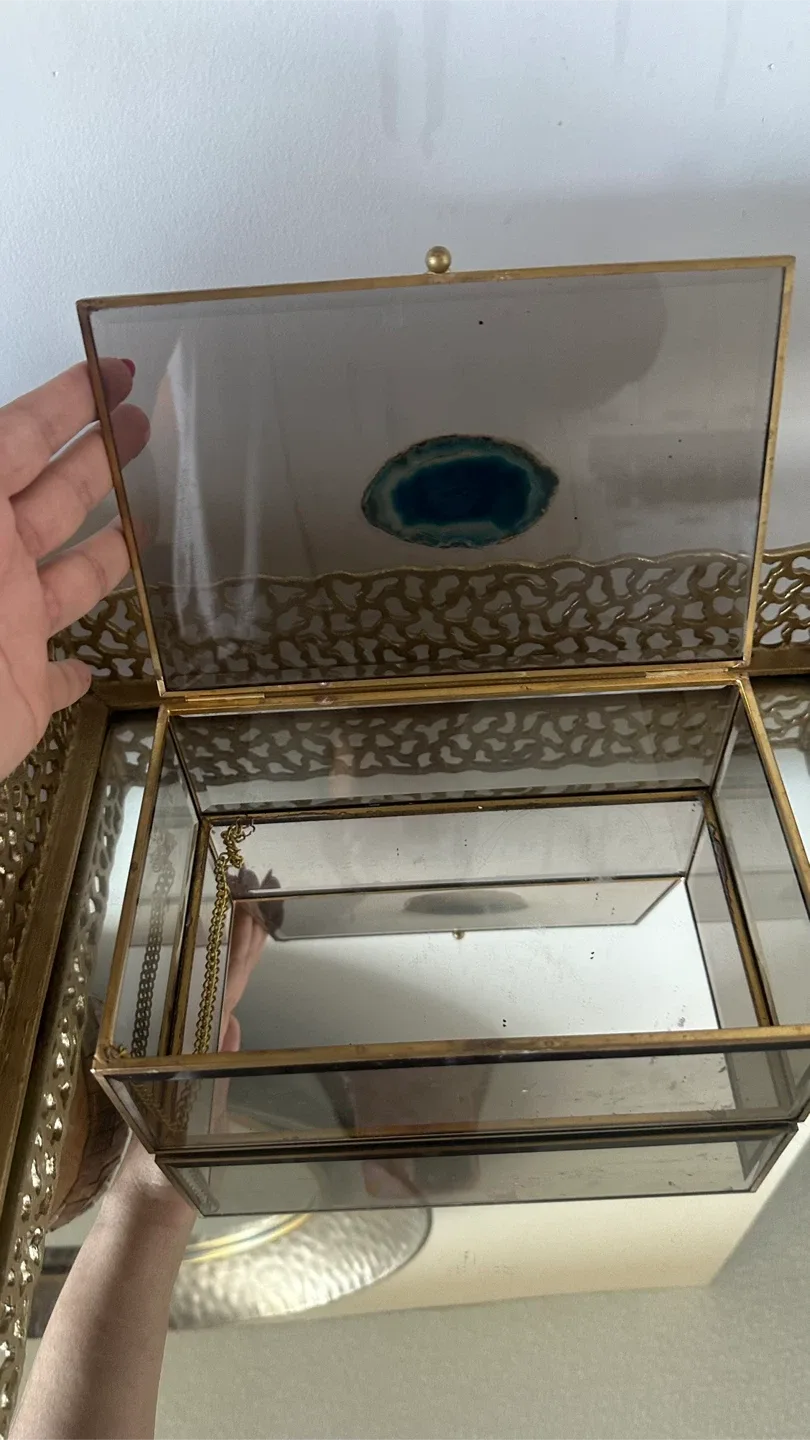 Glass Box with Agate Stone image indicator(2)