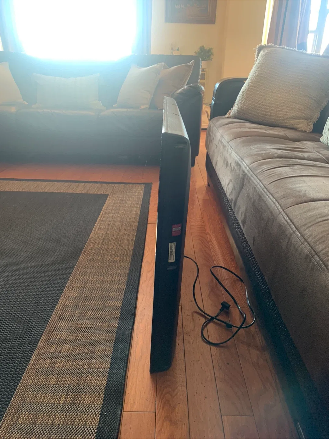 42” Flatscreen LG TV image indicator(4)