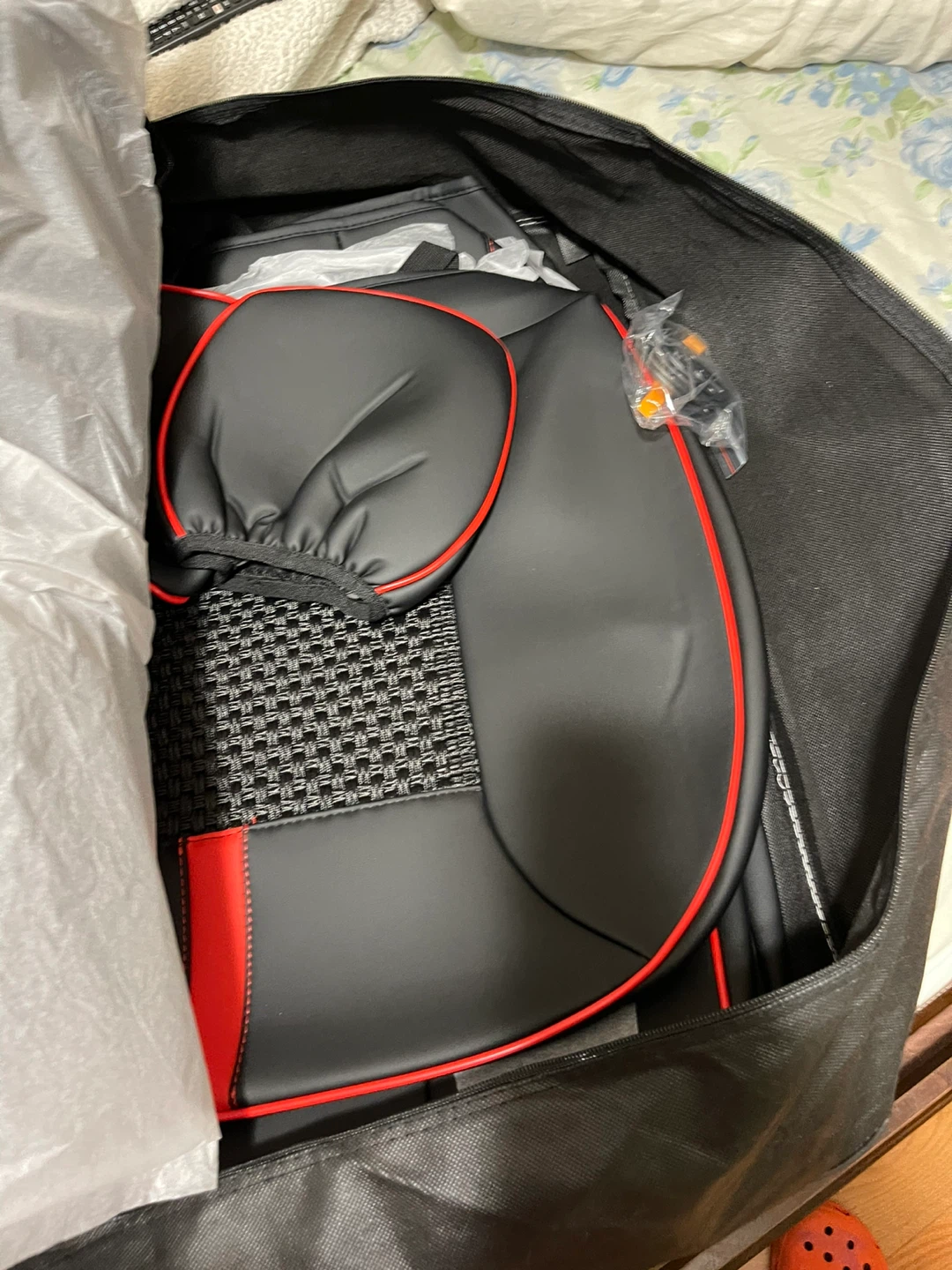 Car Seat Cover - Black & Red Trim - photo 3
