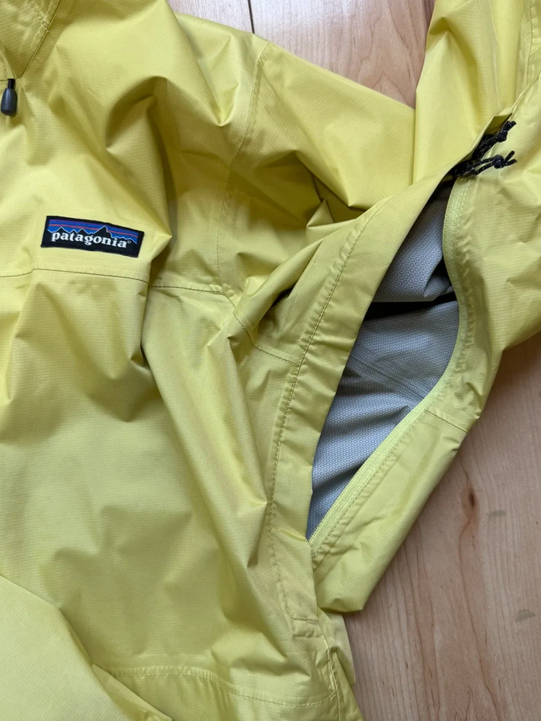 Patagonia H2No Yellow Rain Jacket - Women's L image indicator(2)