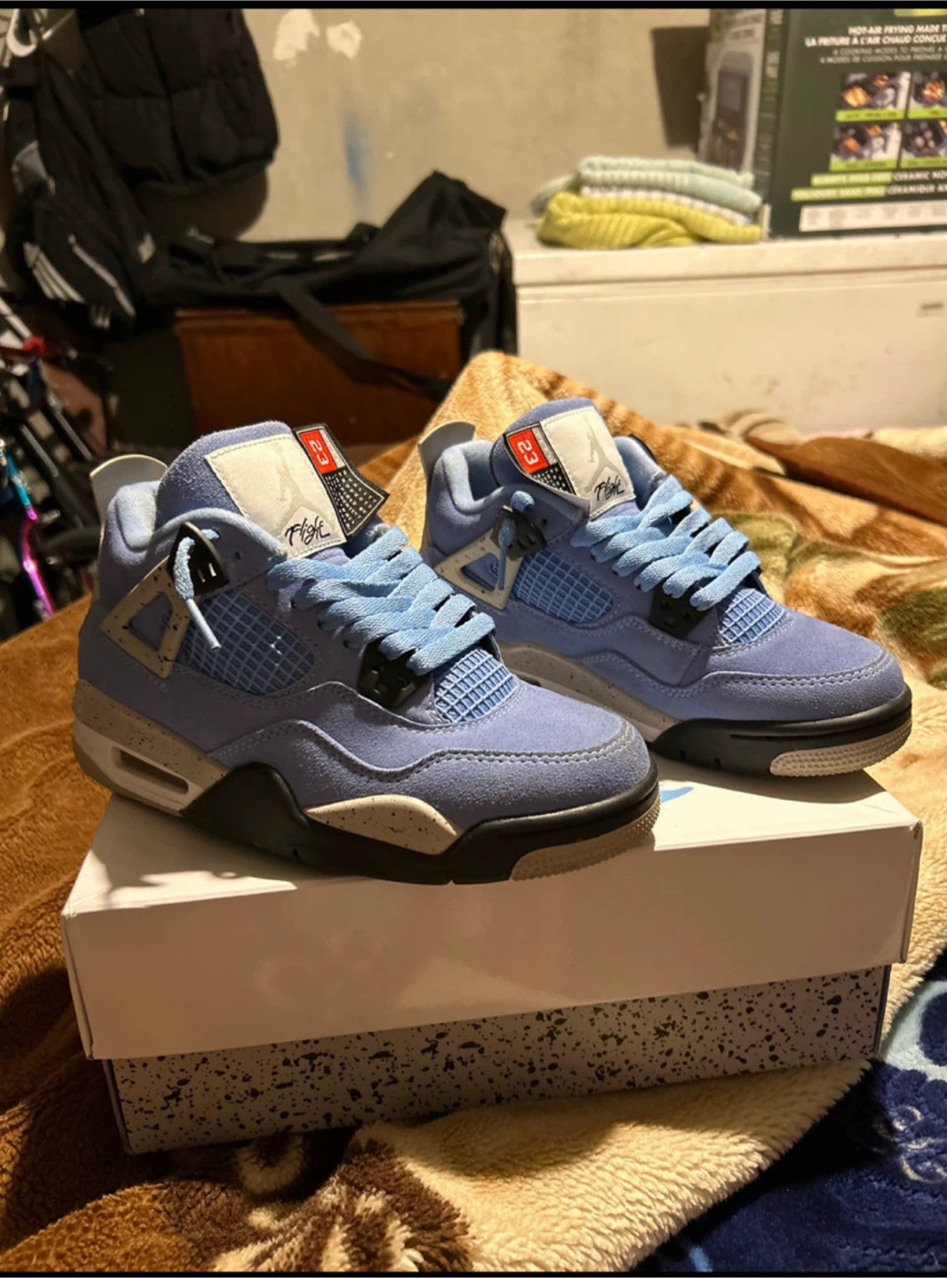 Air Jordan 4 Retro University Blue - Size 5Y