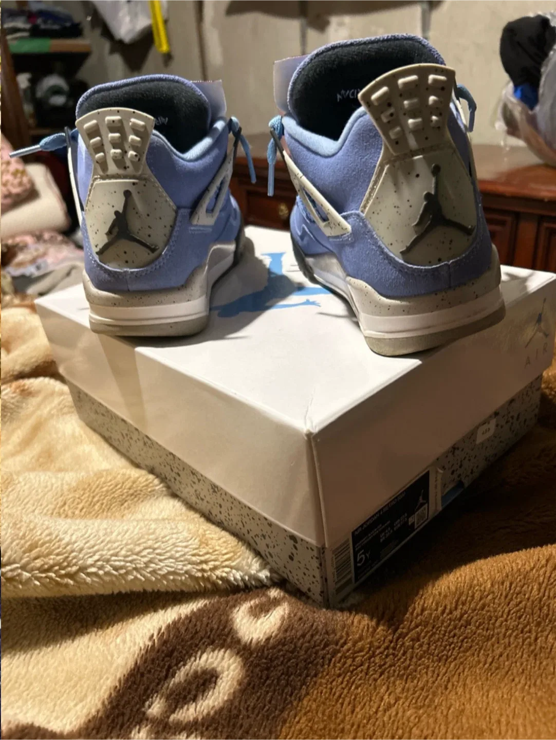 Air Jordan 4 Retro University Blue - Size 5Y image indicator(3)