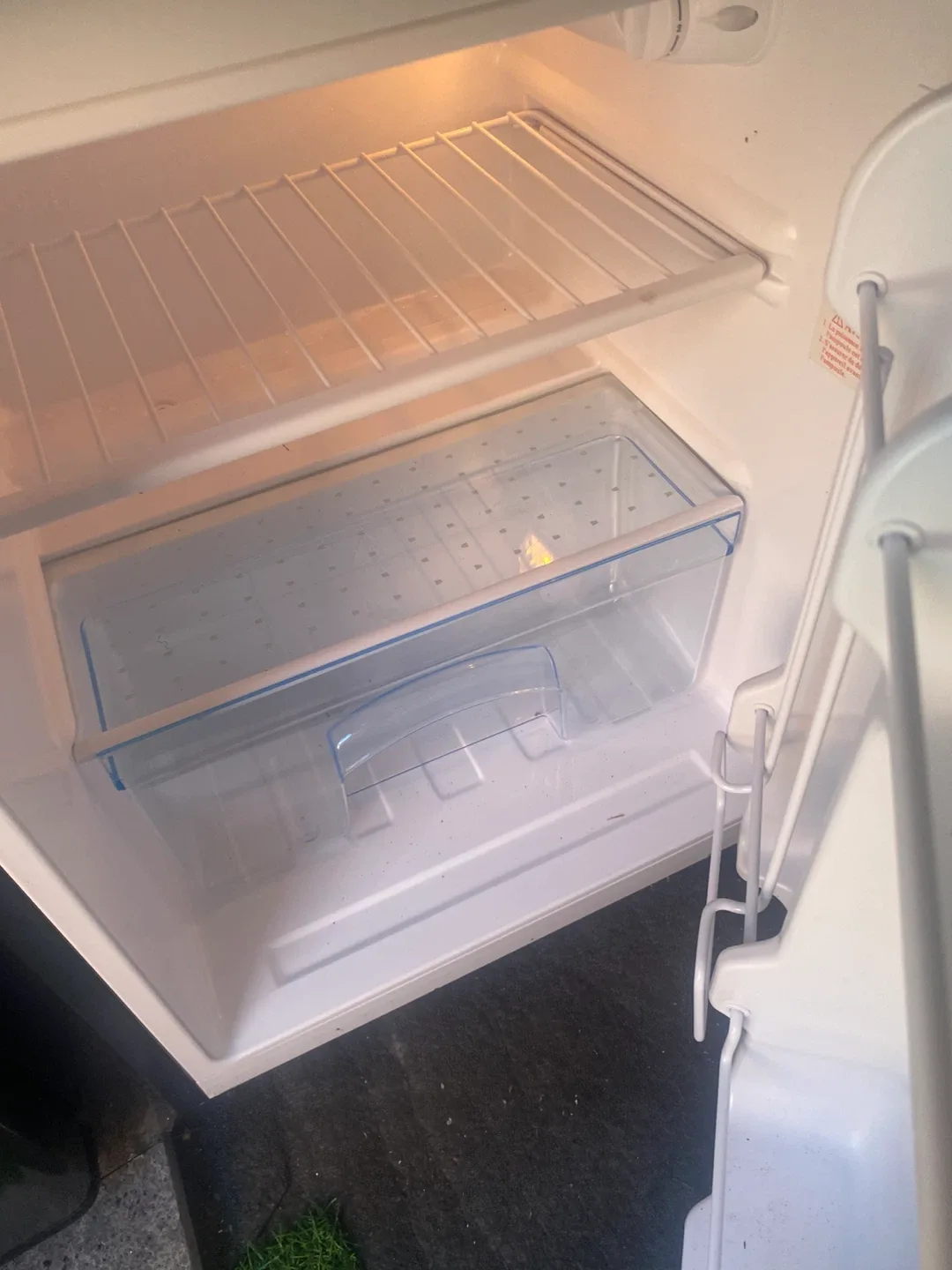 Danby Designer Mini Fridge image indicator(2)