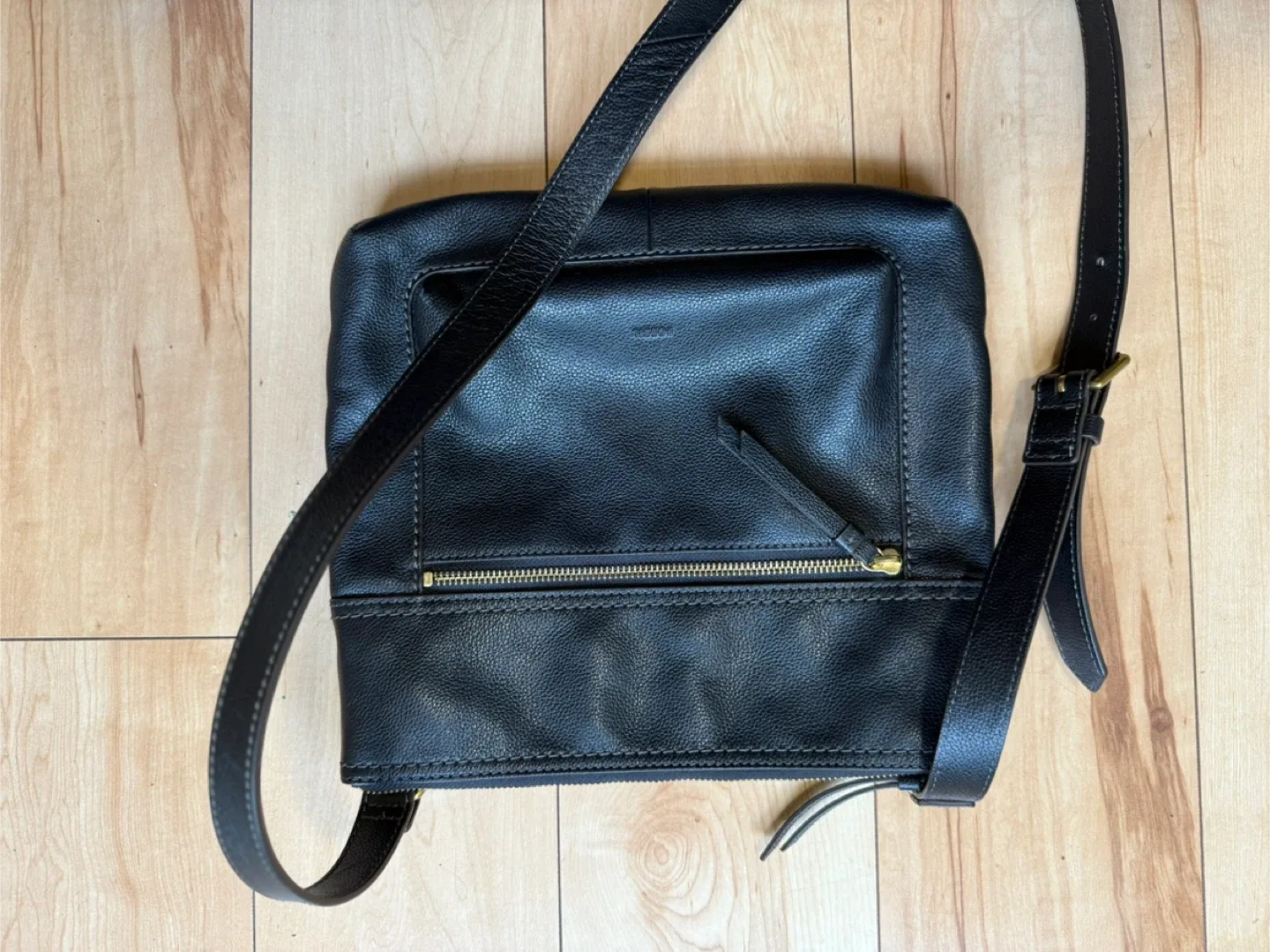Fossil Black Leather Crossbody Bag image indicator(2)