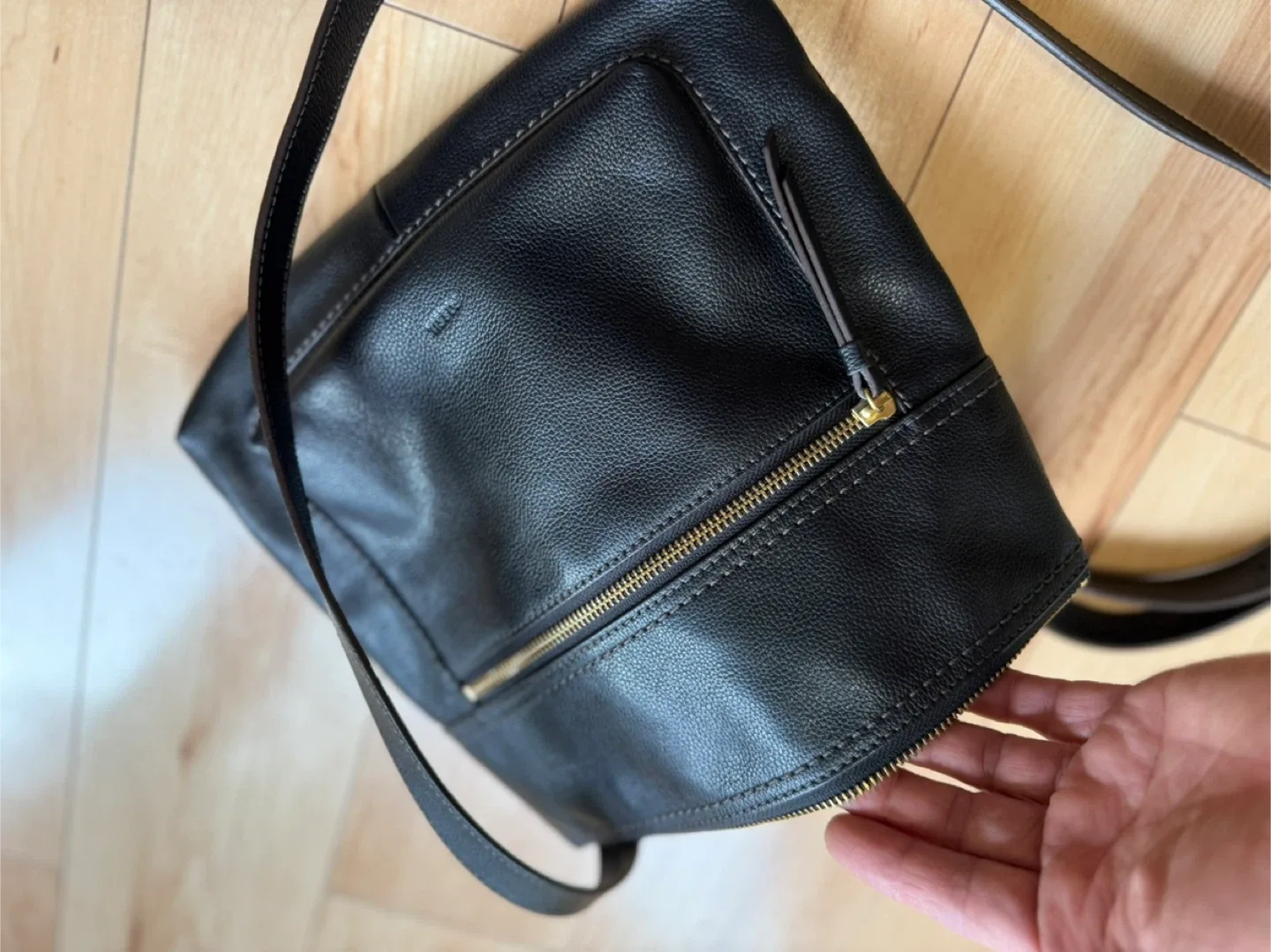 Fossil Black Leather Crossbody Bag image indicator(4)