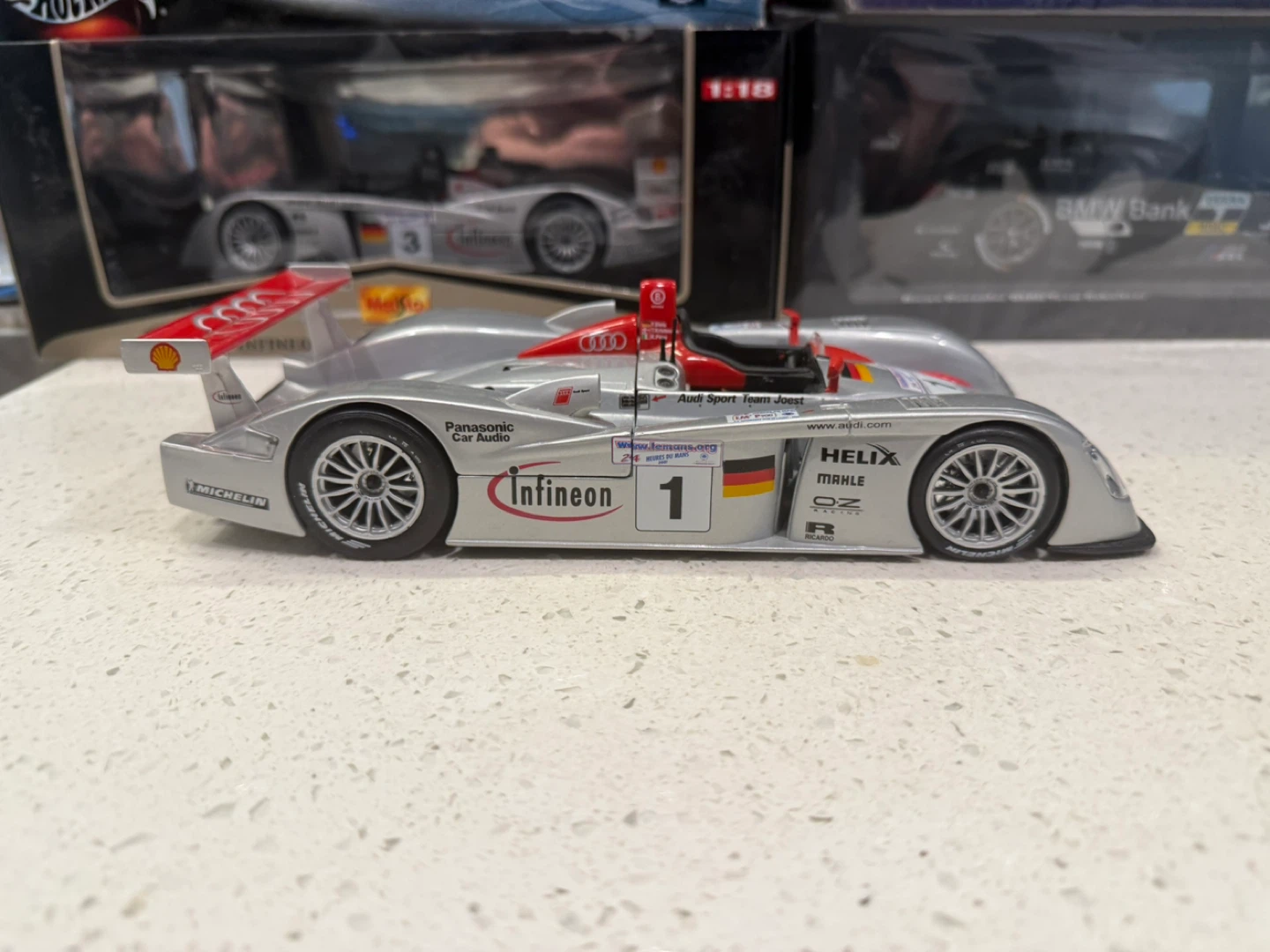 Maisto 2001 Audi R8 LMP900 Le Mans 24 Hours Racecar - photo 3