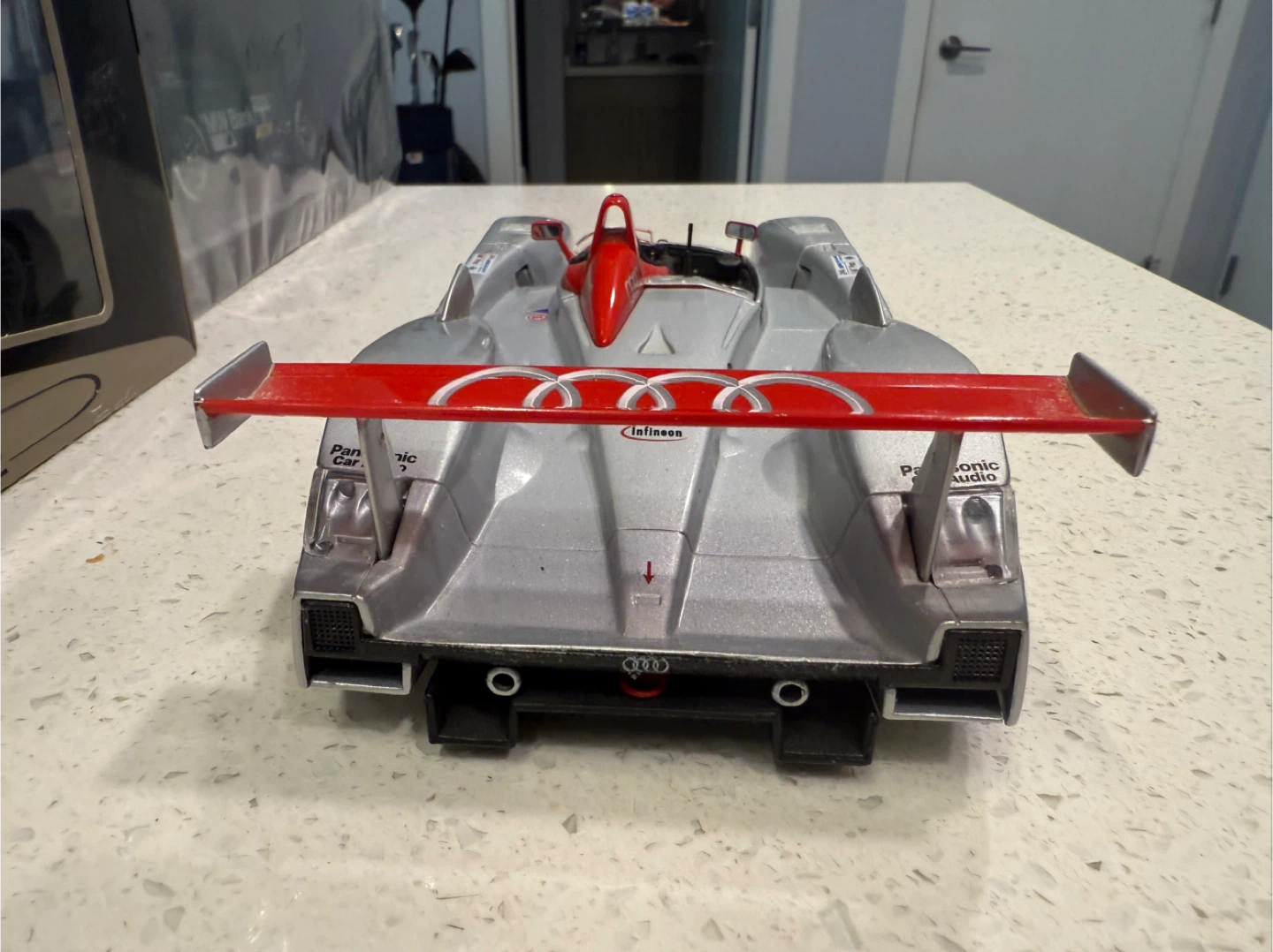 Maisto 2001 Audi R8 LMP900 Le Mans 24 Hours Racecar - photo 4