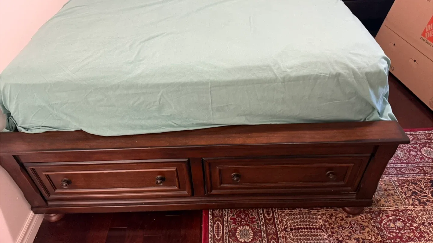 Queen Size Bed with Mattress & Storage Drawers image indicator(4)