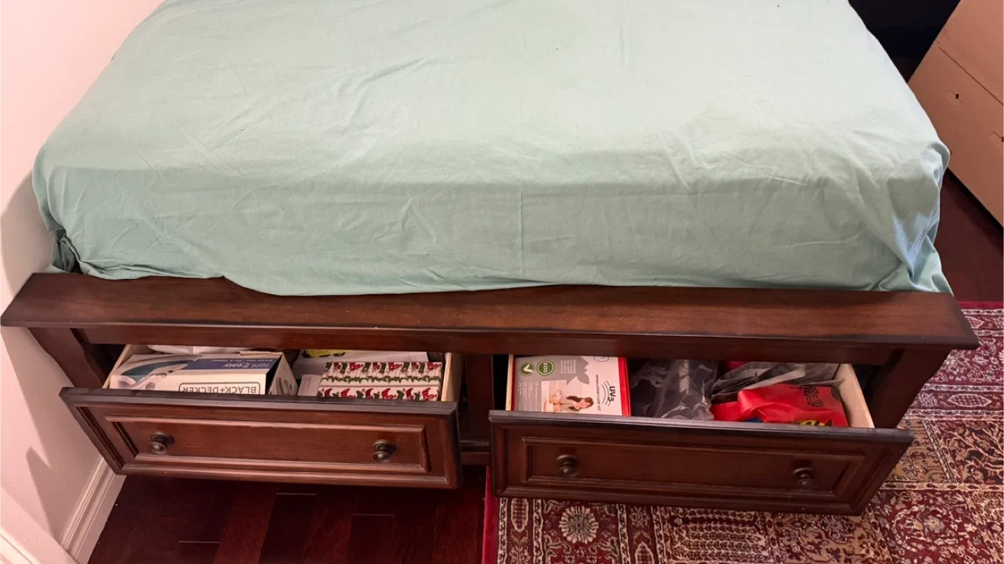 Queen Size Bed with Mattress & Storage Drawers image indicator(5)