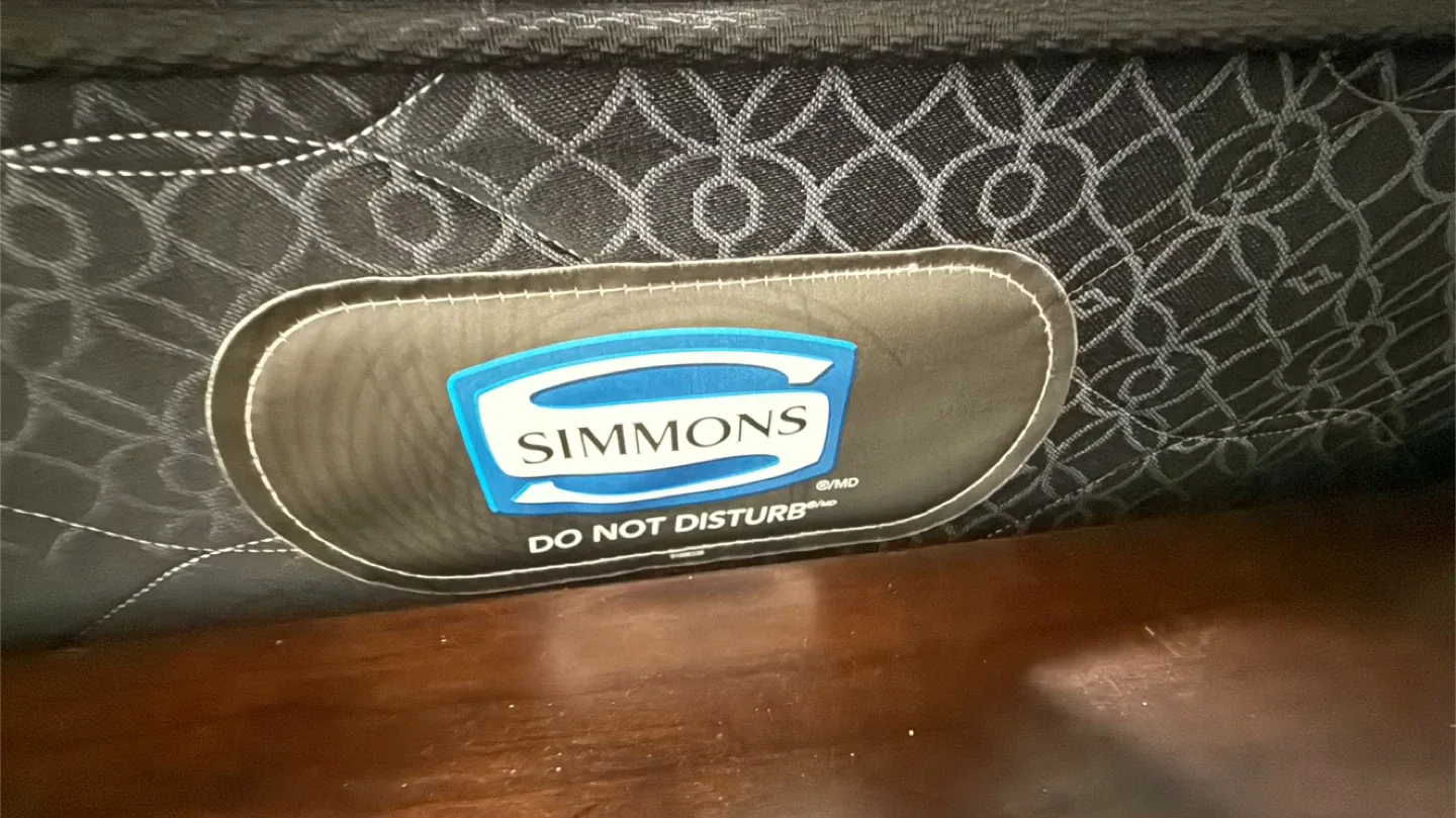 Queen Size Bed with Mattress & Storage Drawers image indicator(6)